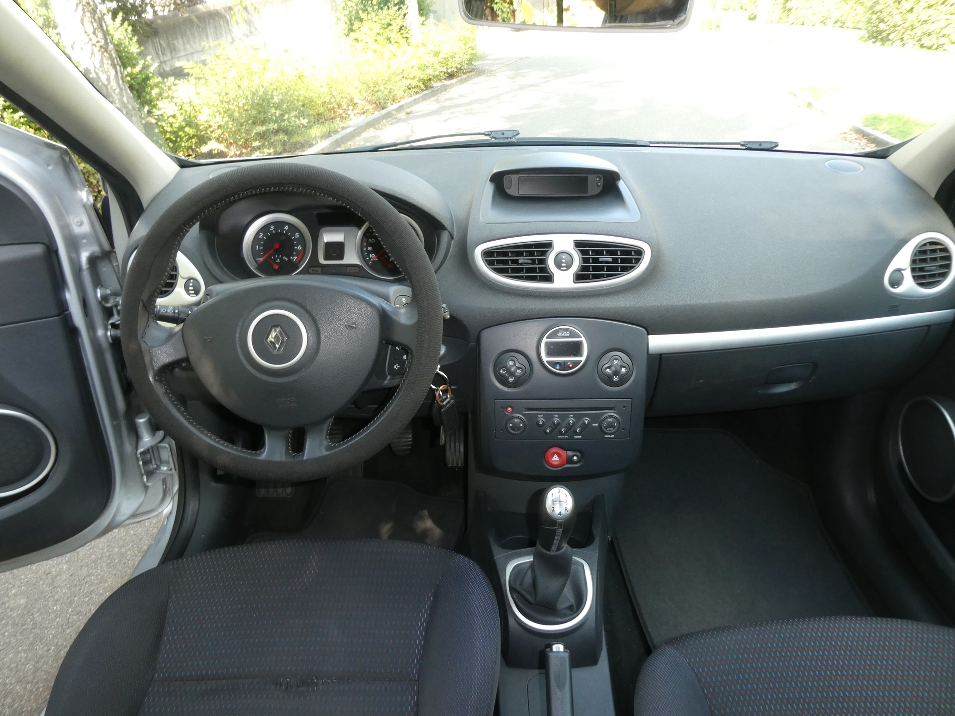 RENAULT Clio Grandtour 1.2 16V Turbo Dynamique-image-10