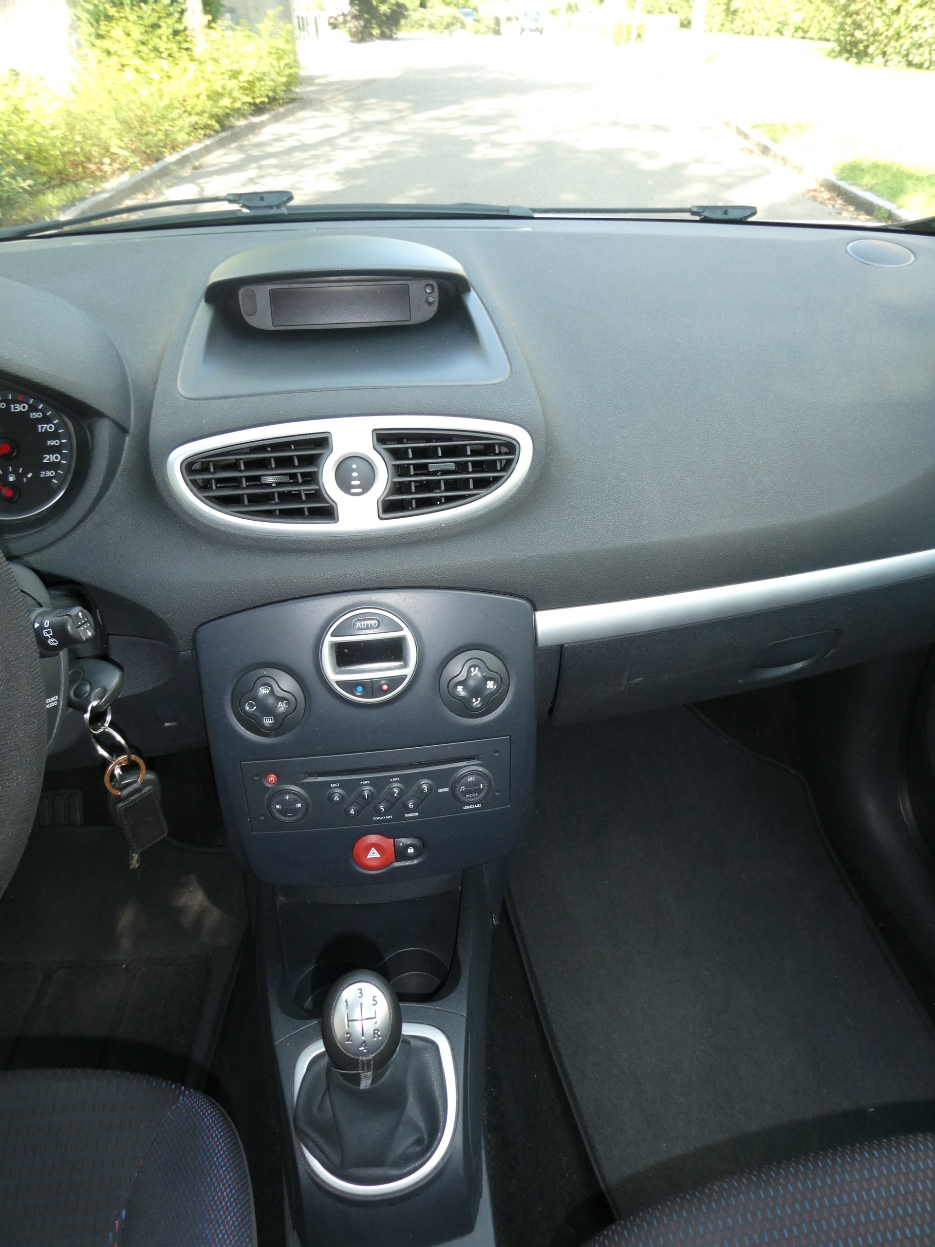 RENAULT Clio Grandtour 1.2 16V Turbo Dynamique-image-11