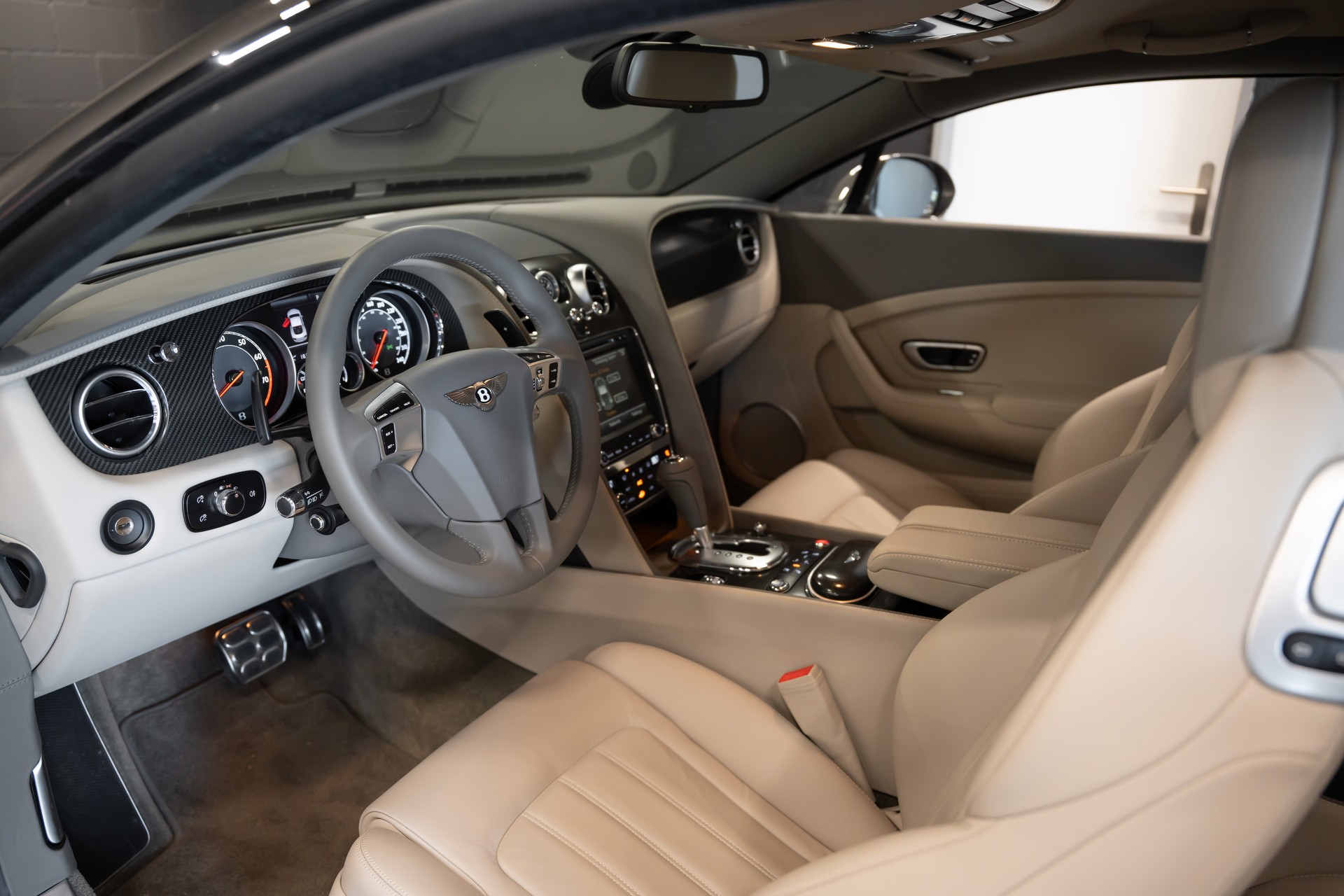 BENTLEY Continental GT 6.0 W12 / Sammlerzustand / CH Auto / Exclusive / Top Ausstattung-image-8