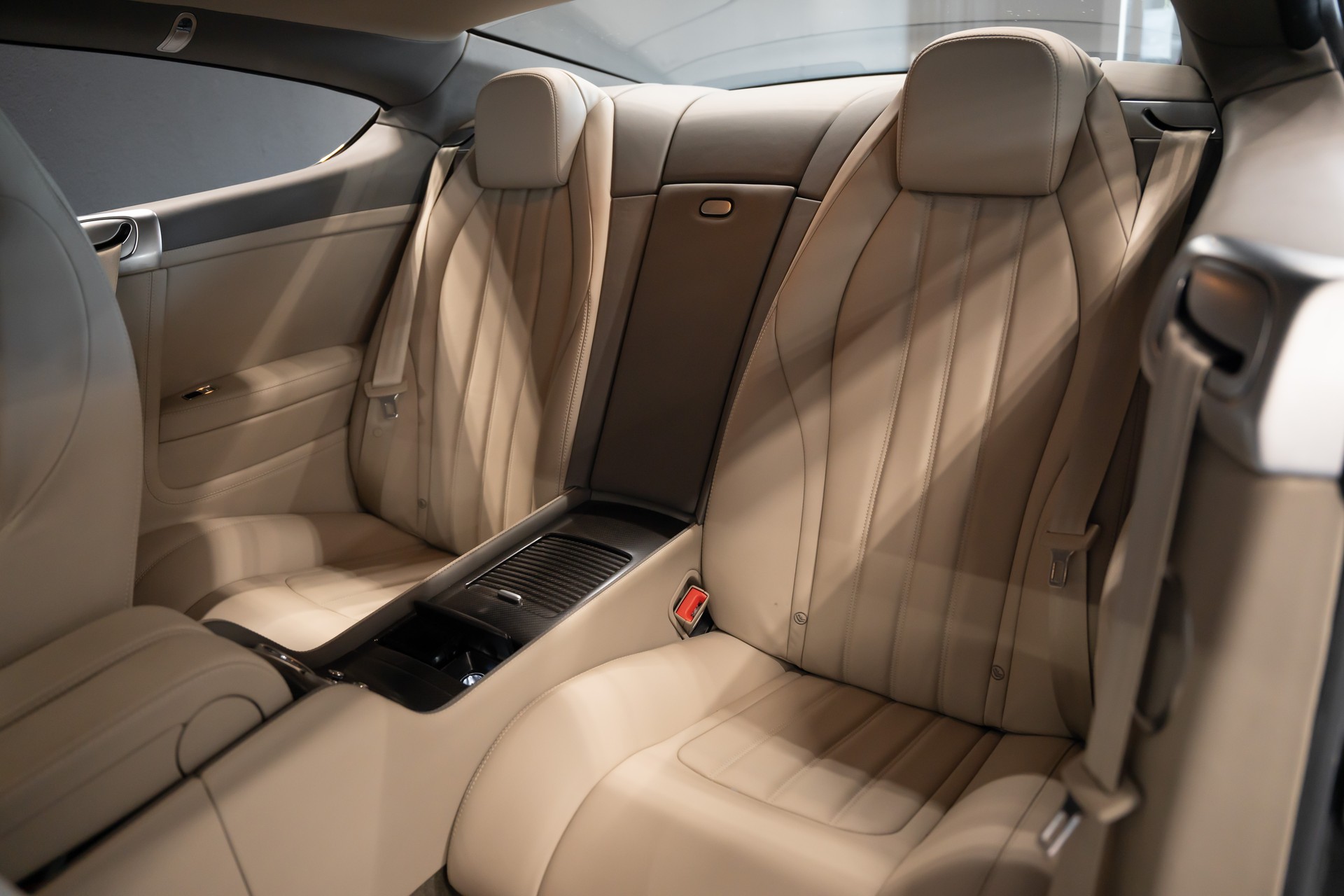 BENTLEY Continental GT 6.0 W12 / Sammlerzustand / CH Auto / Exclusive / Top Ausstattung-image-11