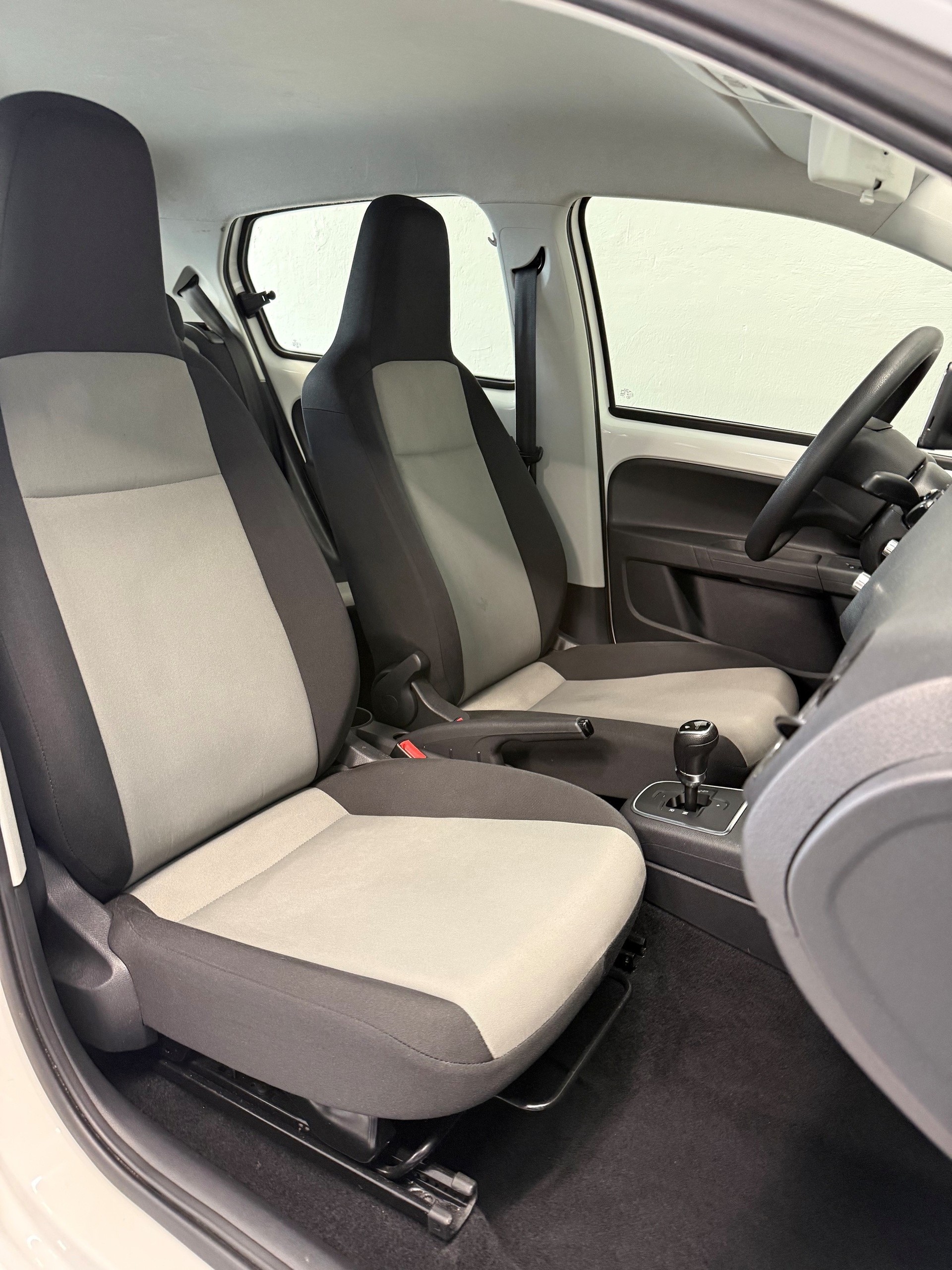SKODA Citigo 1.0 Active ASG-image-8