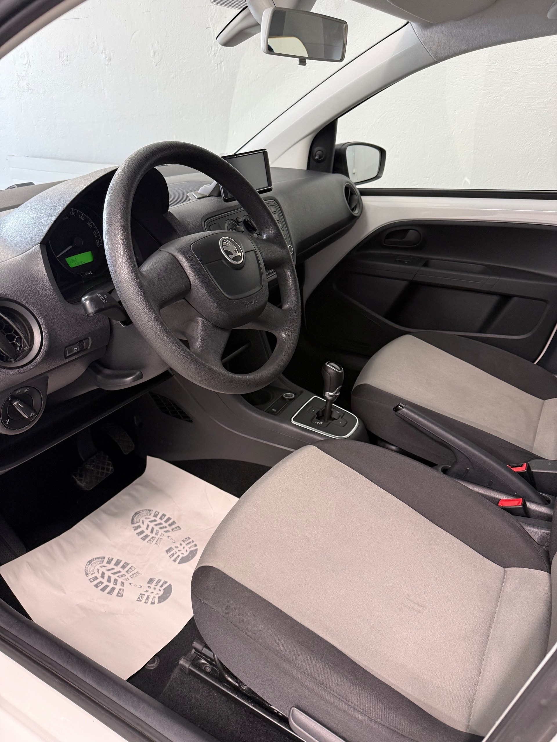 SKODA Citigo 1.0 Active ASG-image-4