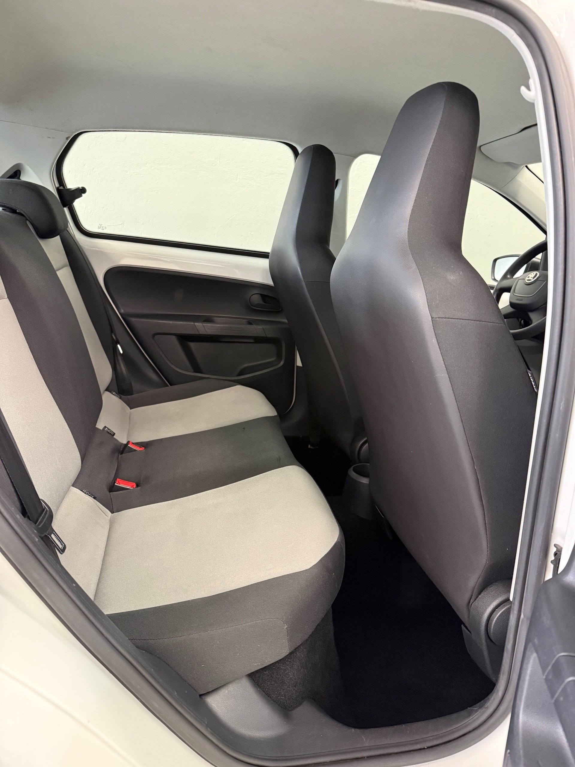 SKODA Citigo 1.0 Active ASG-image-9