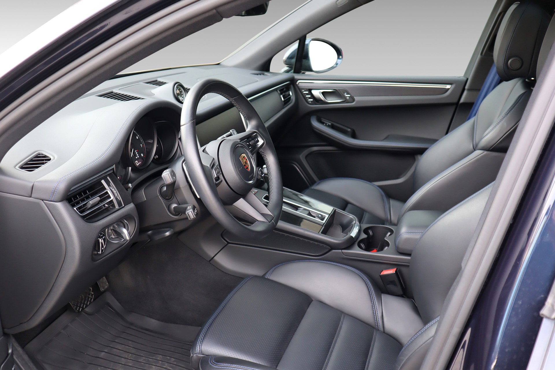 PORSCHE Macan PDK-image-11