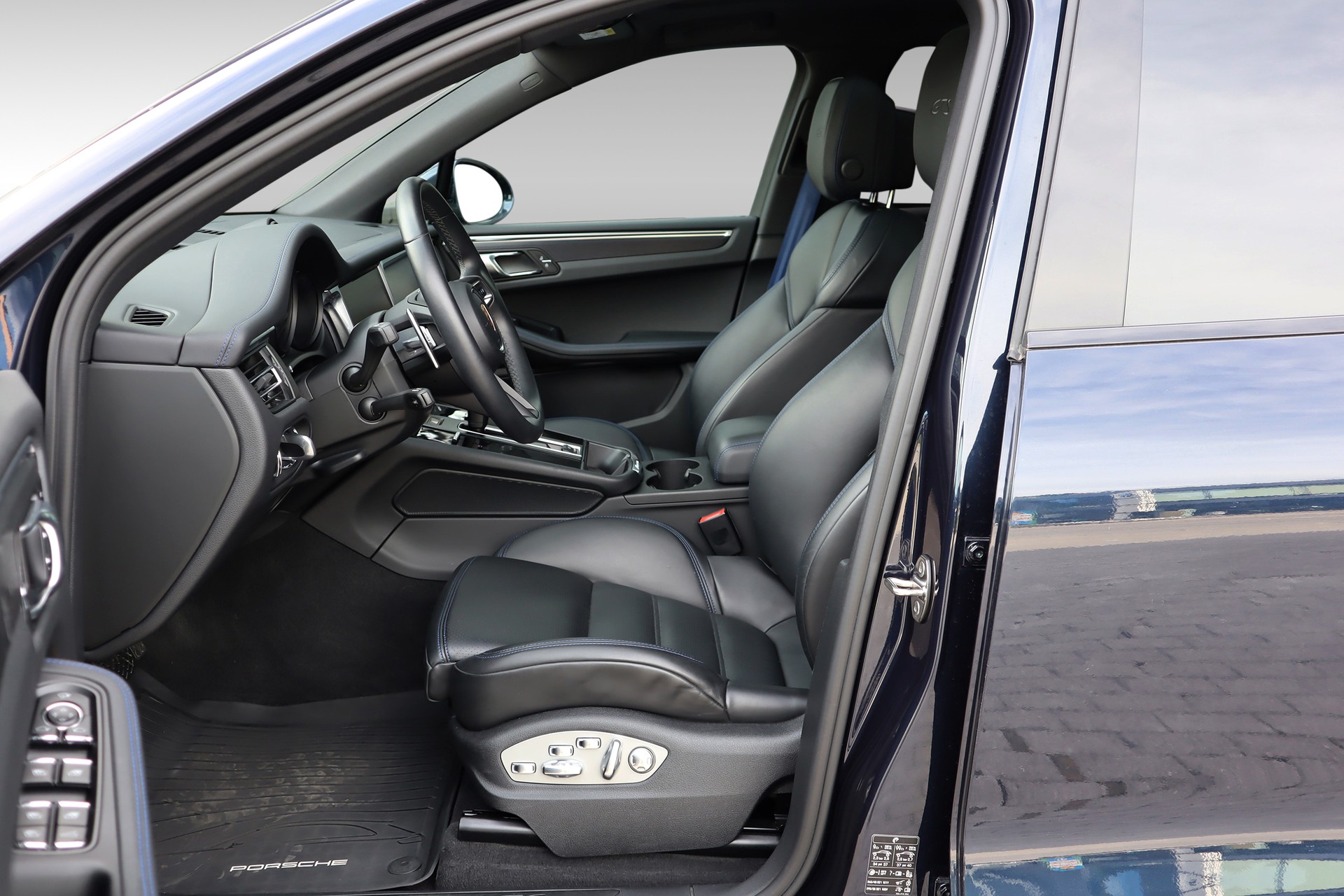 PORSCHE Macan PDK-image-10