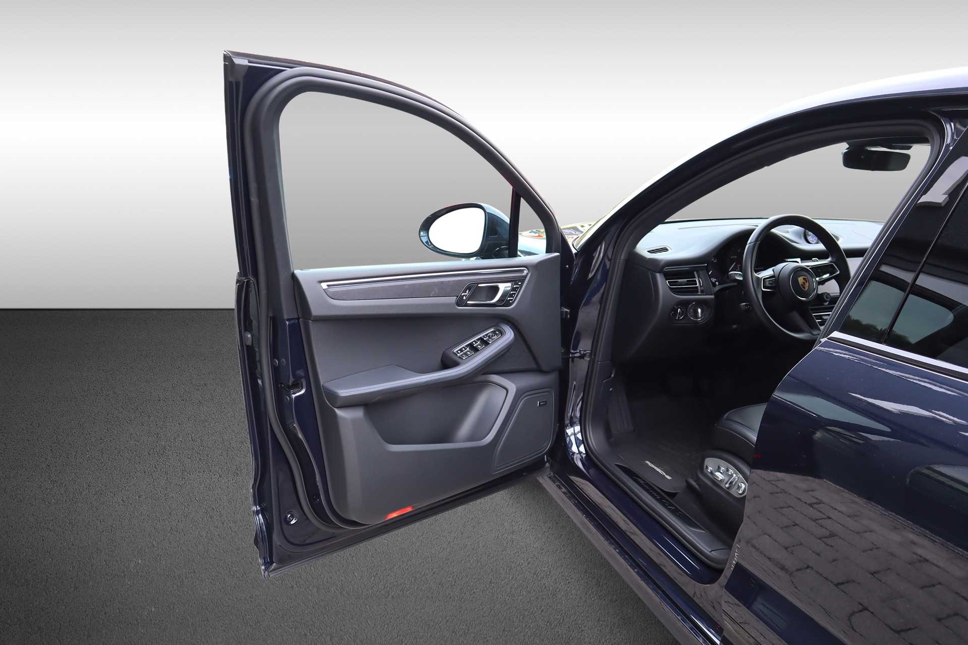 PORSCHE Macan PDK-image-9