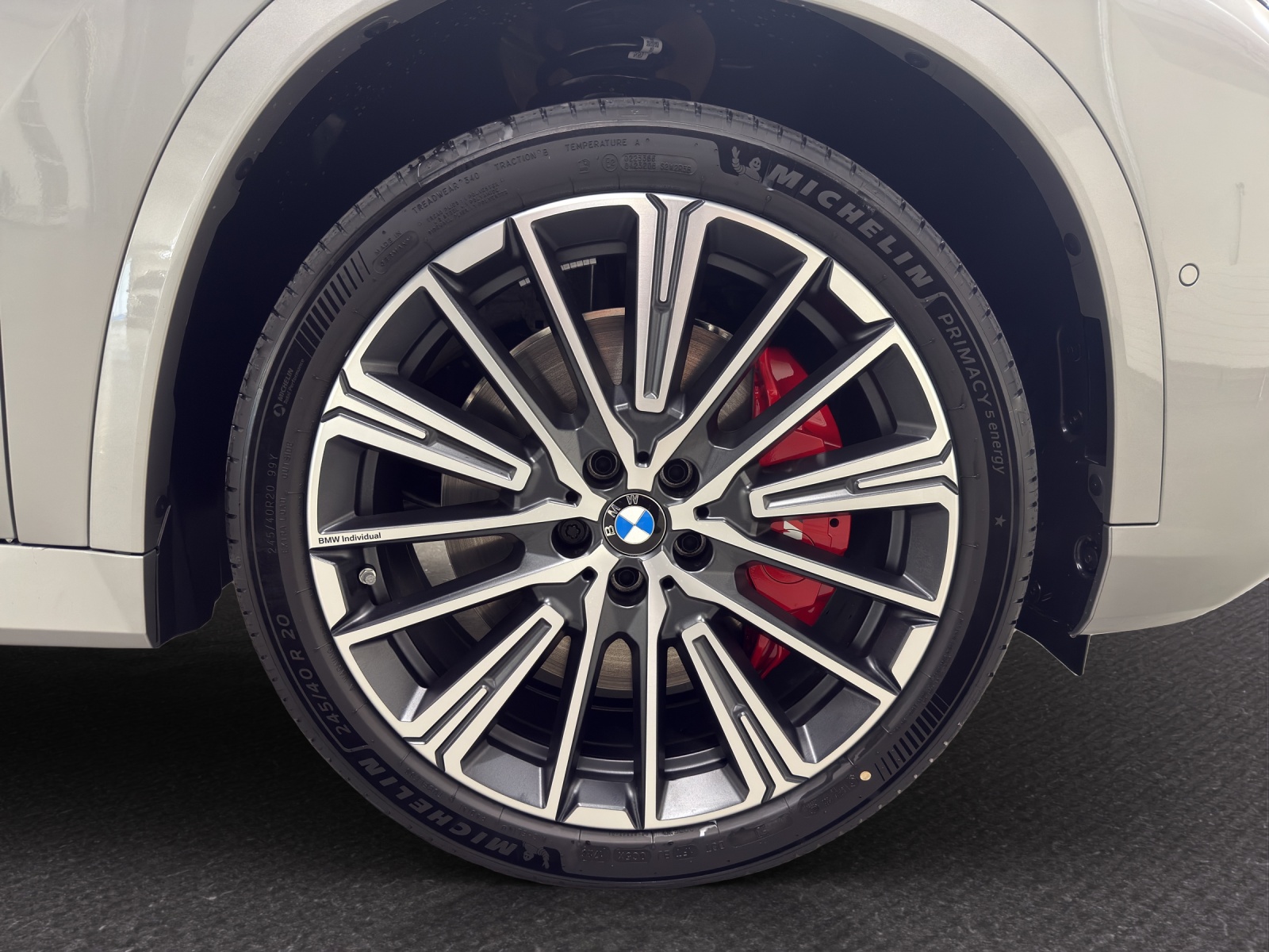 BMW iX1 xDrive 30 Edition M Sport-image-11