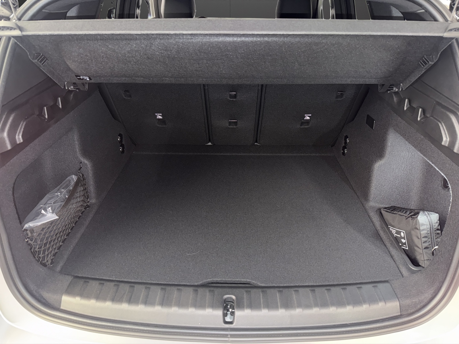 BMW iX1 xDrive 30 Edition M Sport-image-22