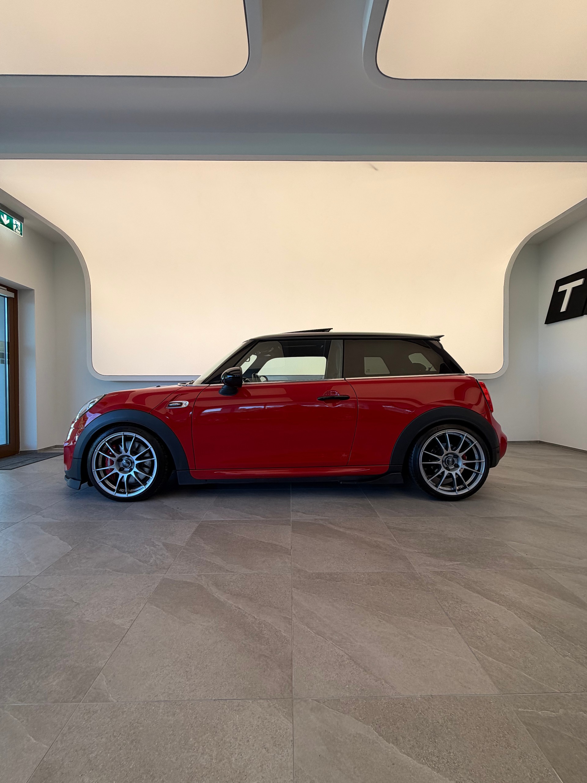 MINI Mini Cooper John Cooper Works Steptronic-showroom-element-2