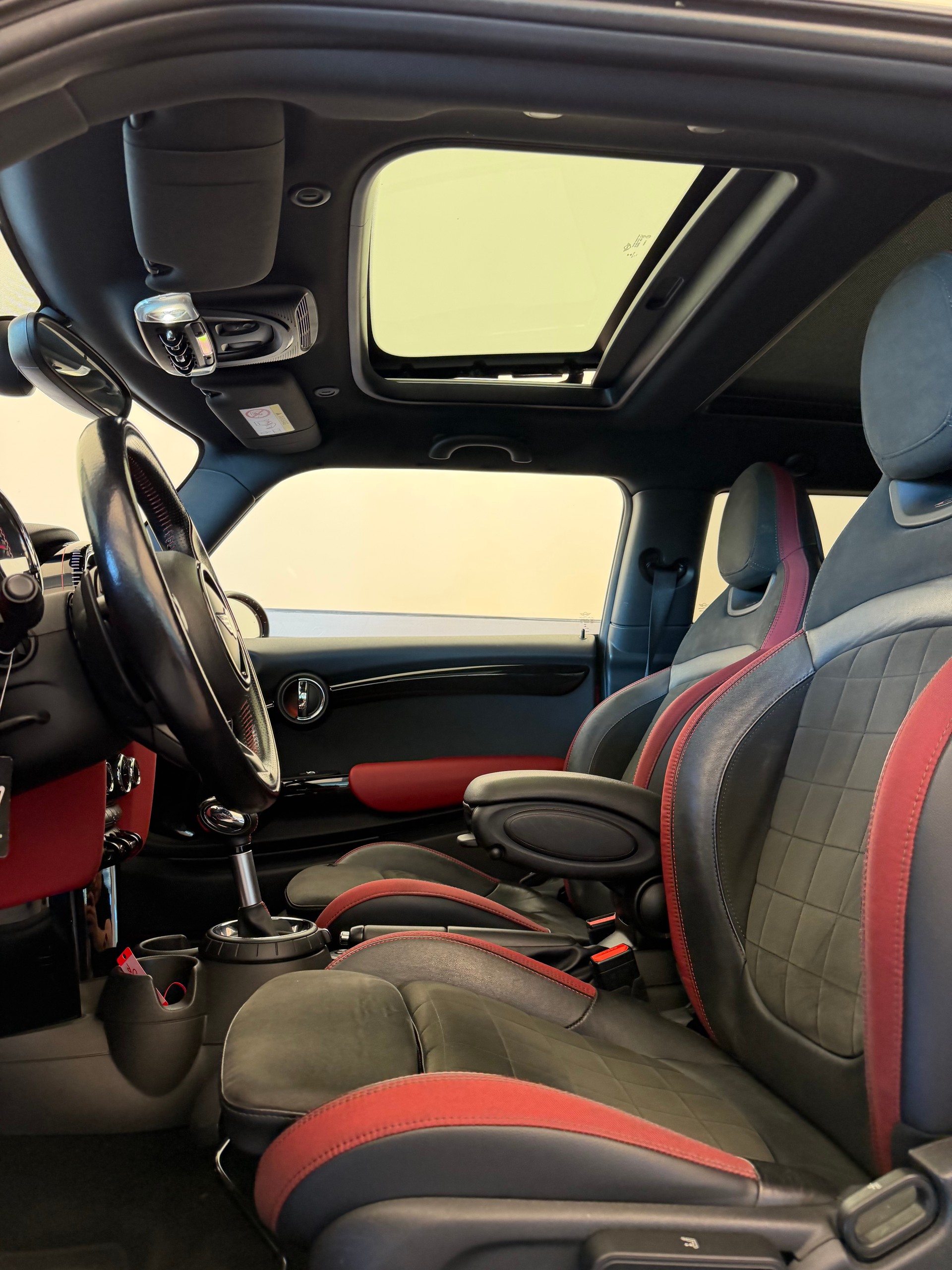 MINI Mini Cooper John Cooper Works Steptronic-image-9
