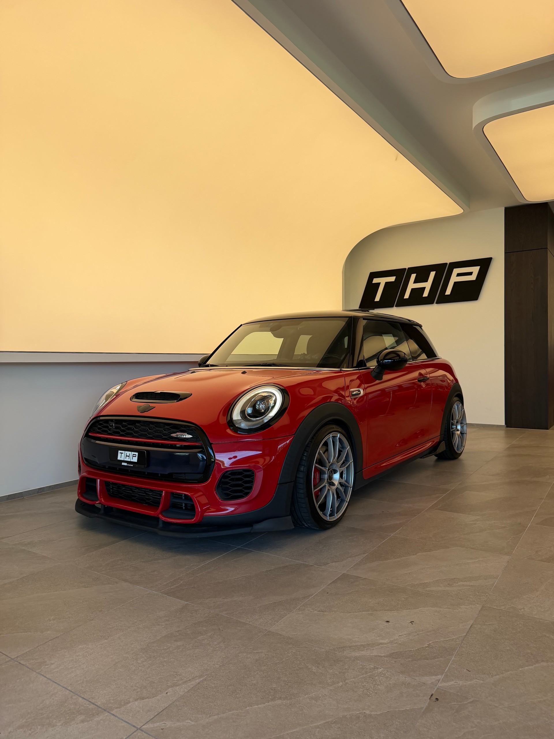 MINI Mini Cooper John Cooper Works Steptronic-showroom-element-1
