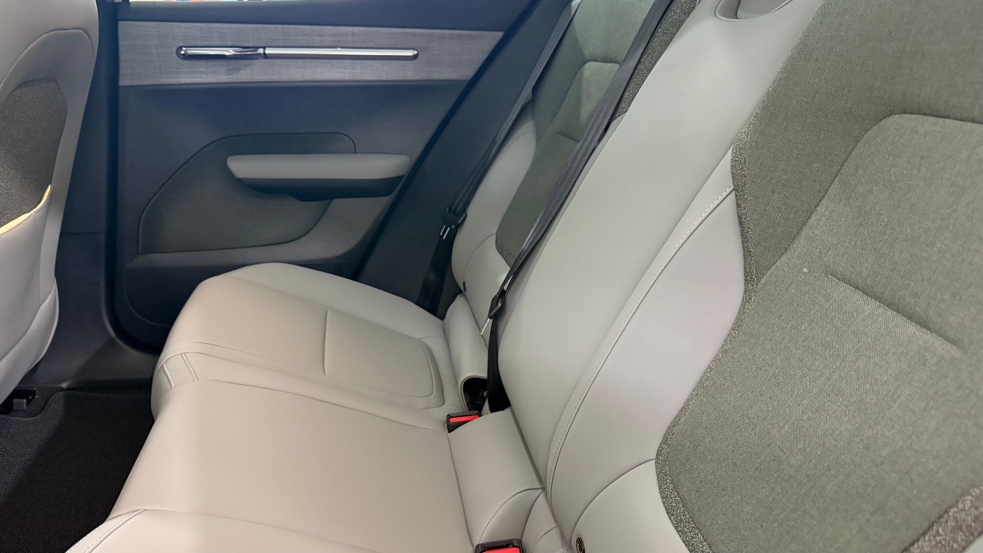 VOLVO EX 30 E60 Twin Ultra Performanc-image-6