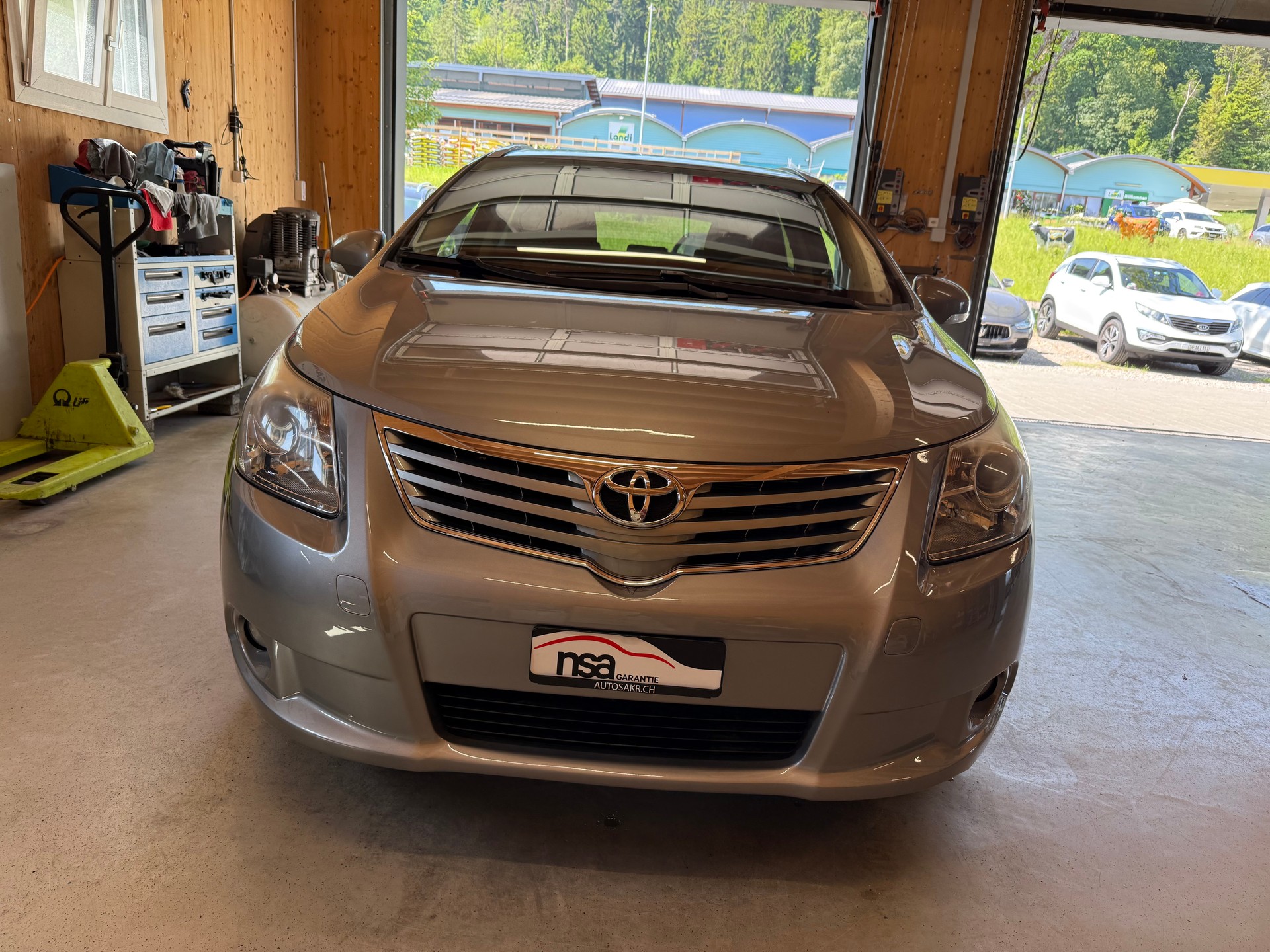 TOYOTA Avensis SW 2.0 Linea Luna Multidrive-showroom-element-1