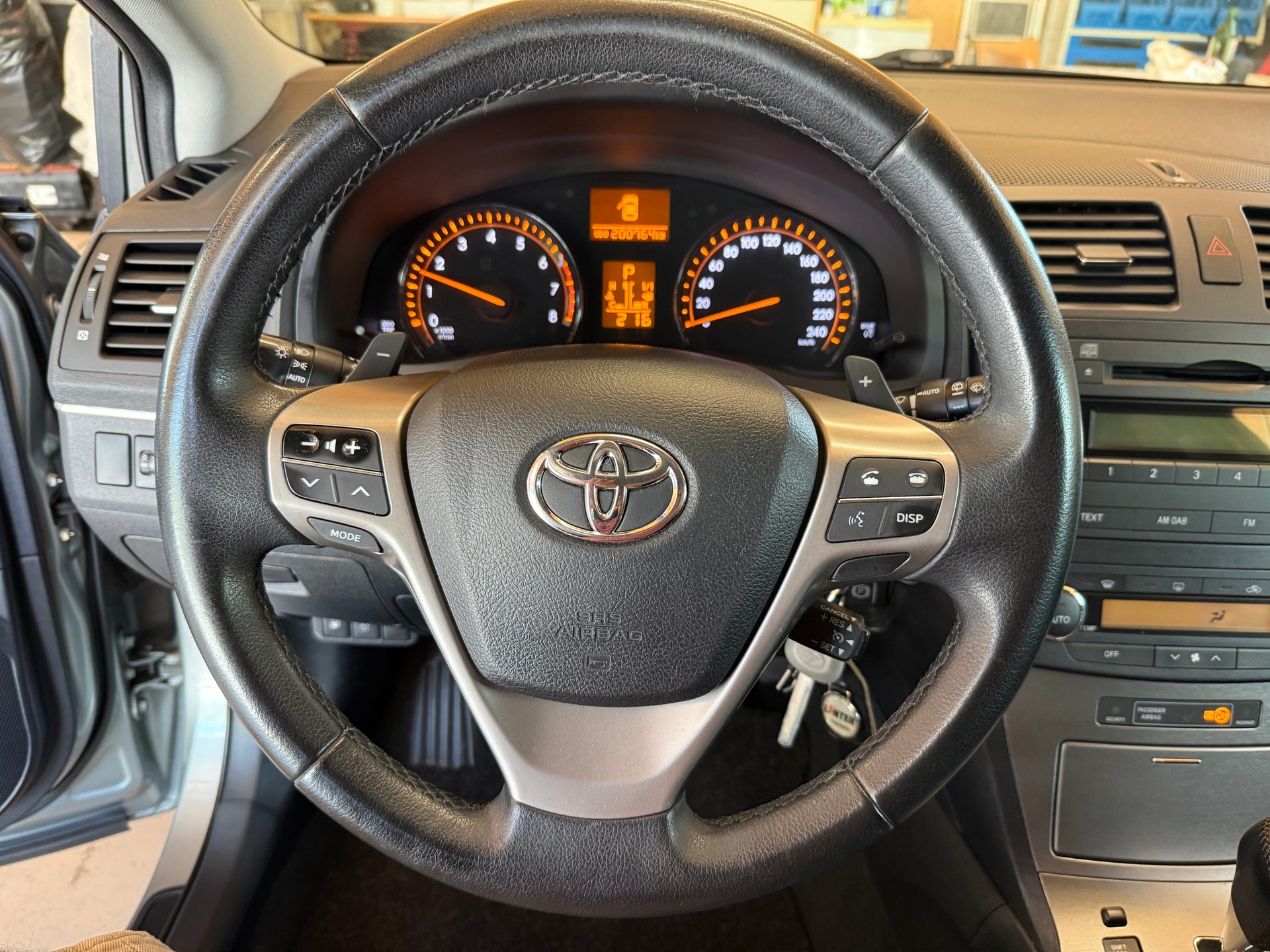 TOYOTA Avensis SW 2.0 Linea Luna Multidrive-image-9