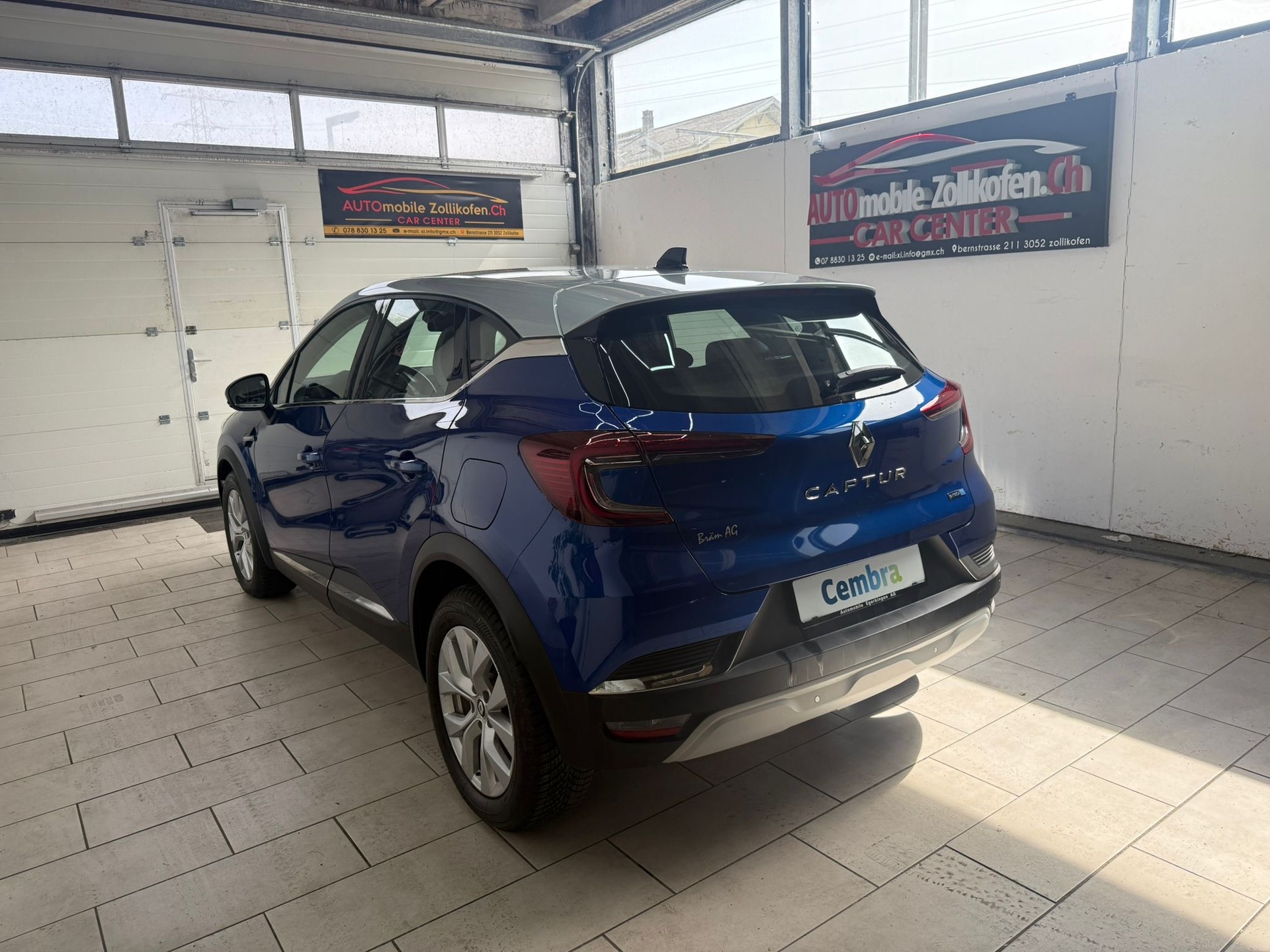 RENAULT Captur 1.6 E-Tech Initiale Paris DHT-image-10