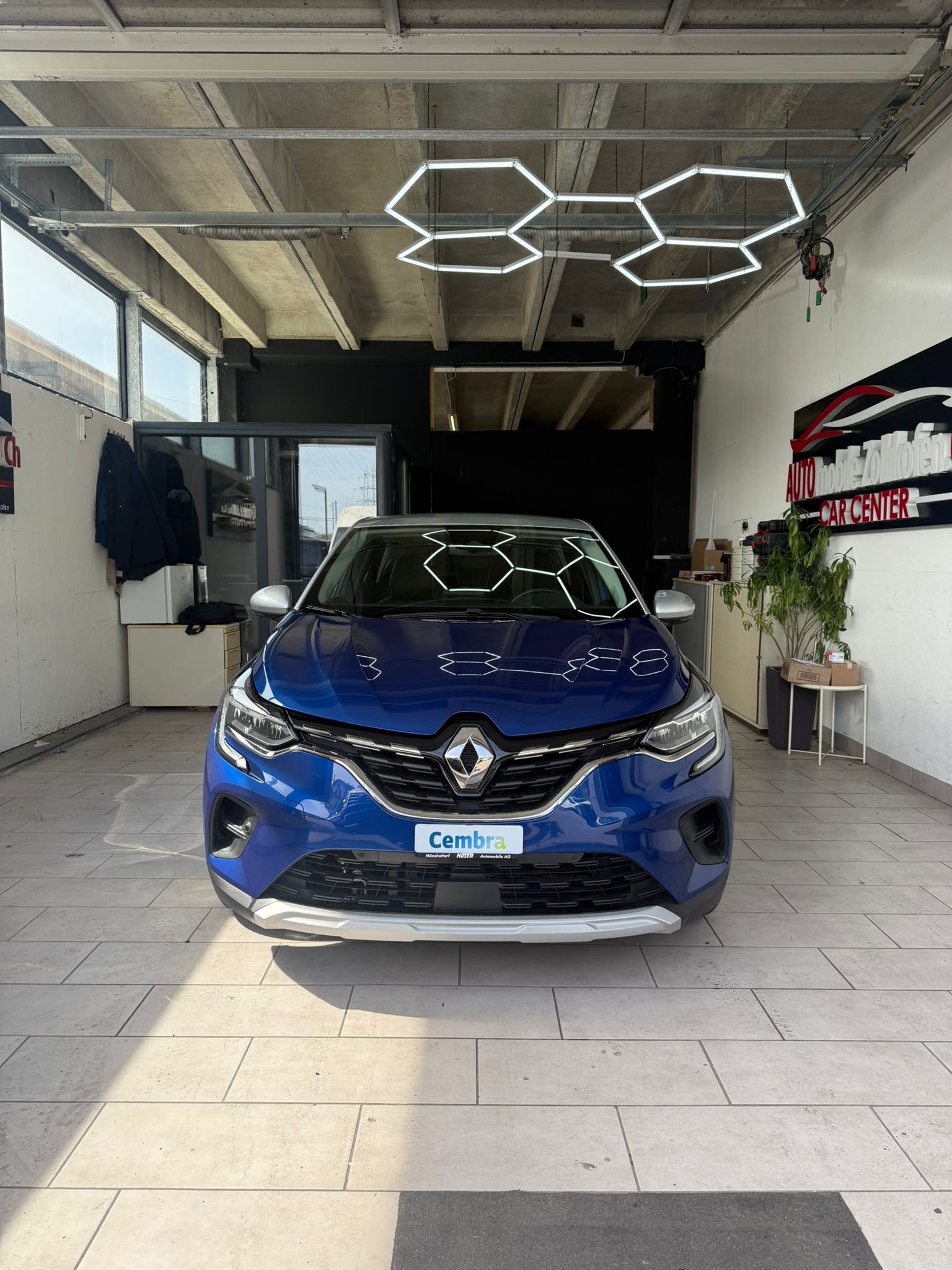 RENAULT Captur 1.6 E-Tech Initiale Paris DHT-image-2