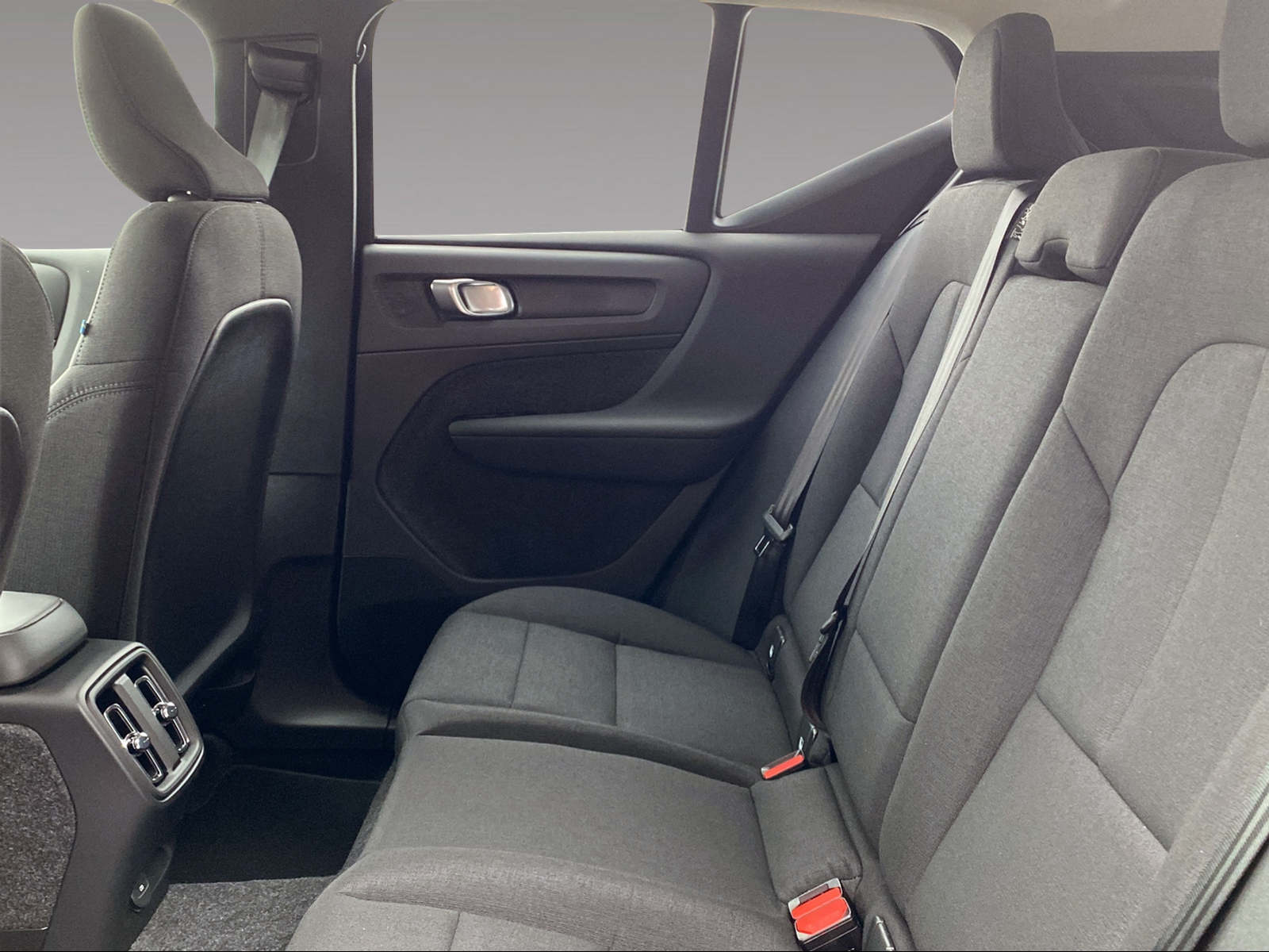 VOLVO EX40 Essential-image-14
