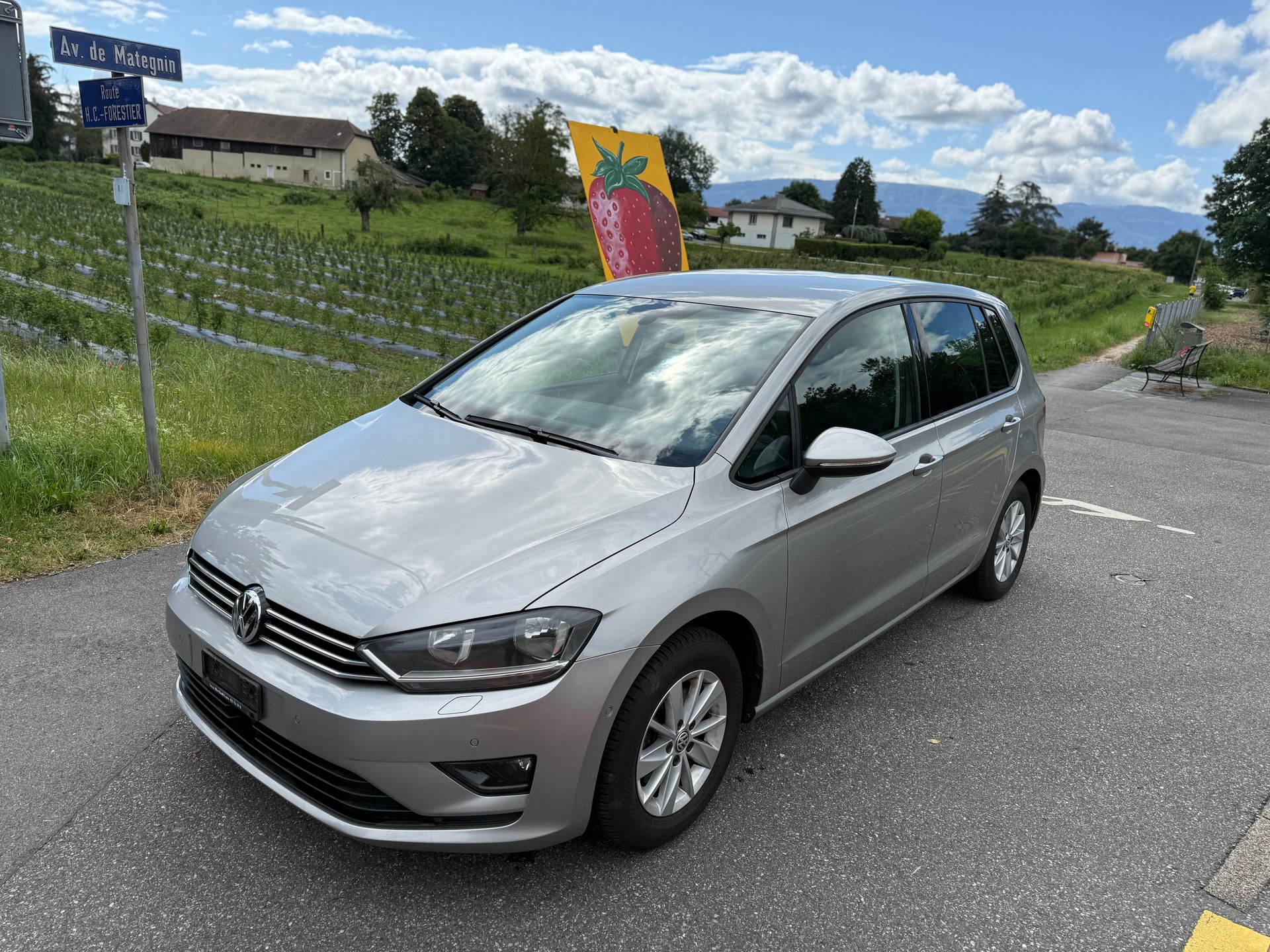 VW Golf Sportsvan 1.4 TSI Comfortline DSG-image-2