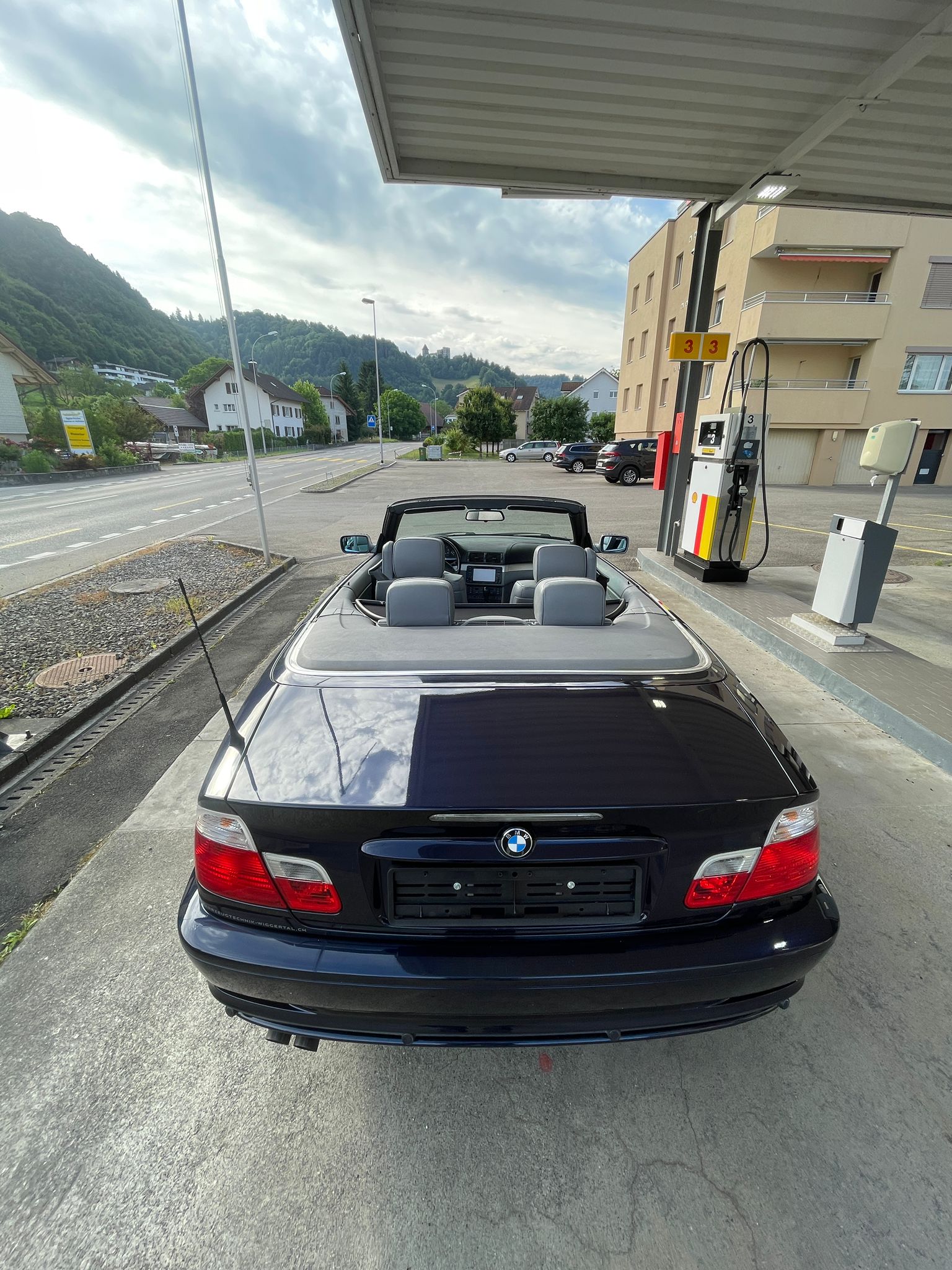 BMW 325Ci Cabriolet-image-5