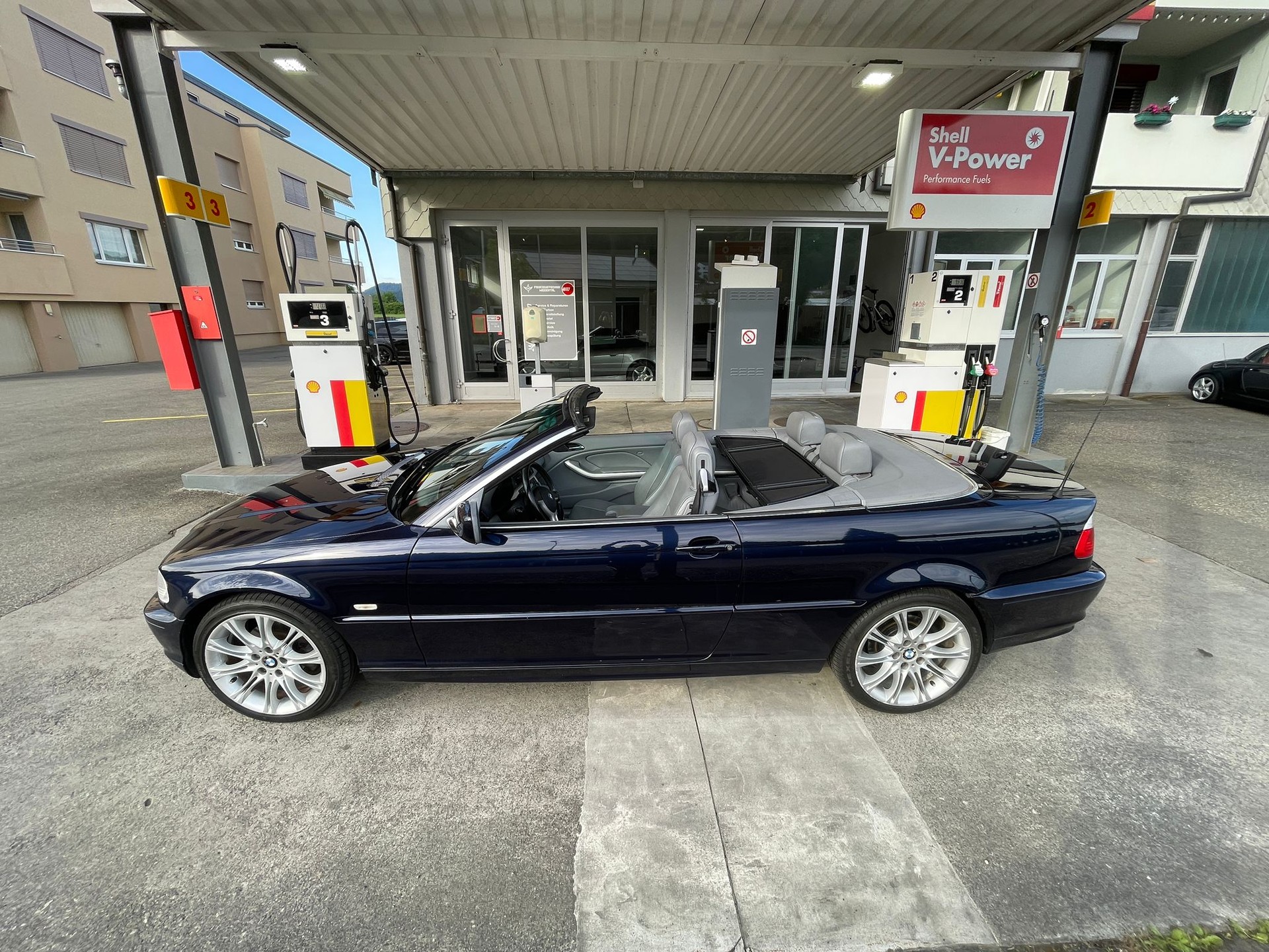 BMW 325Ci Cabriolet-image-2