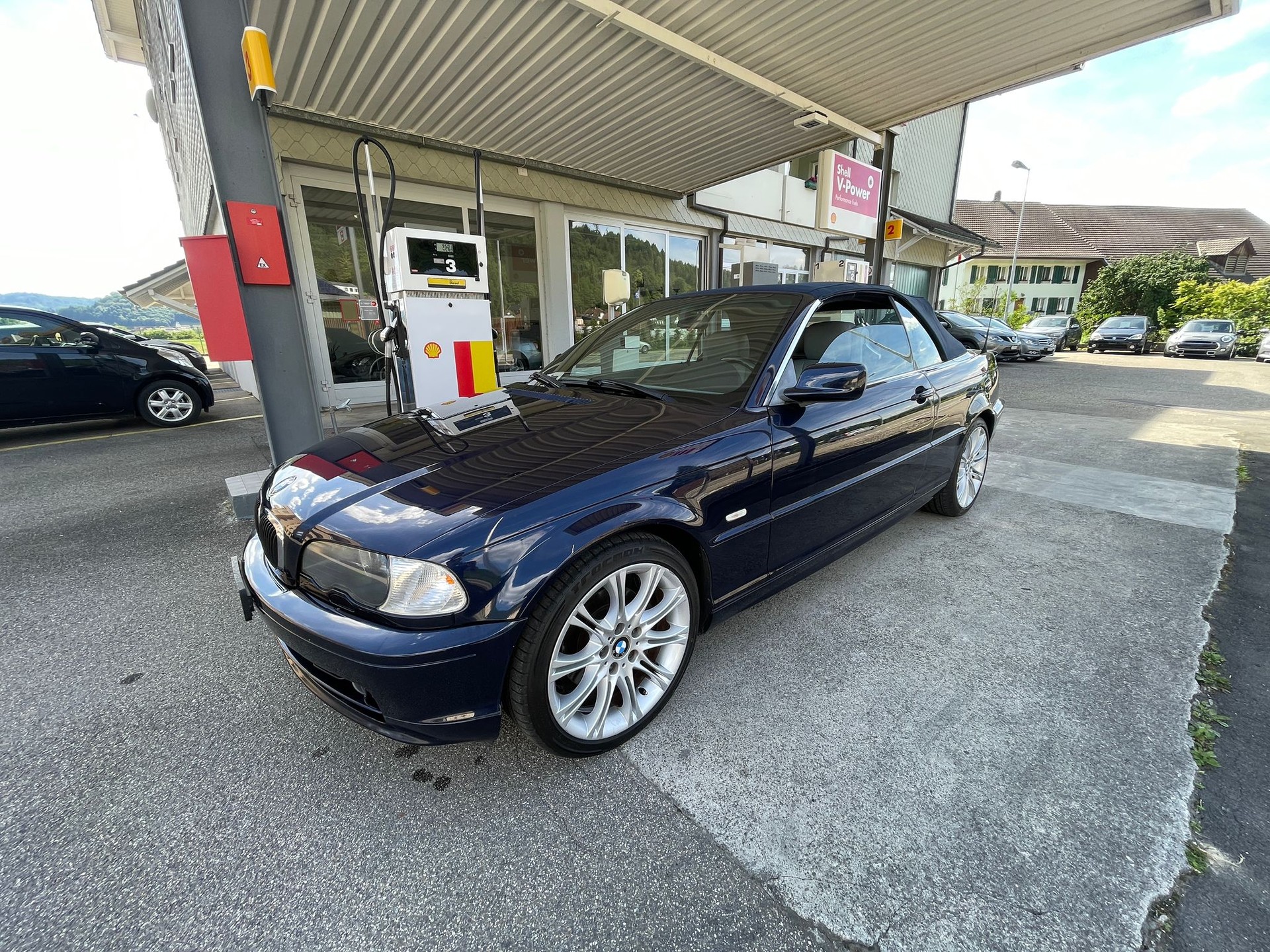 BMW 325Ci Cabriolet-image-9