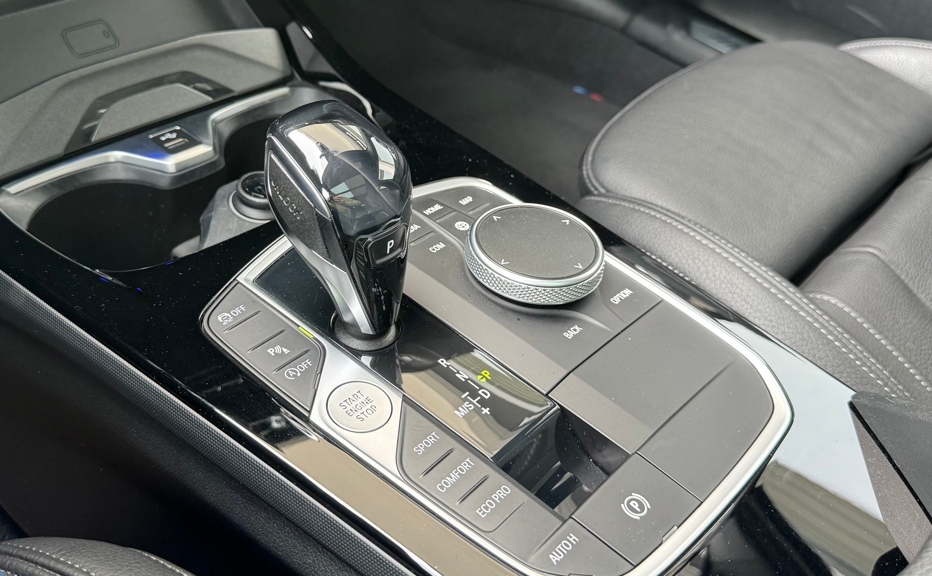 BMW M135i xDrive Steptronic-image-21