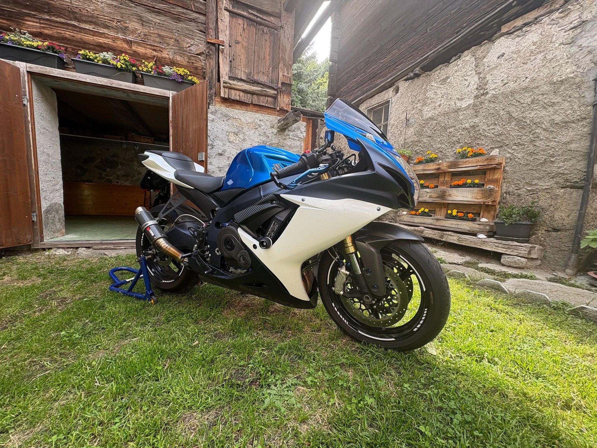 SUZUKI GSX-R 750 L1-image-1