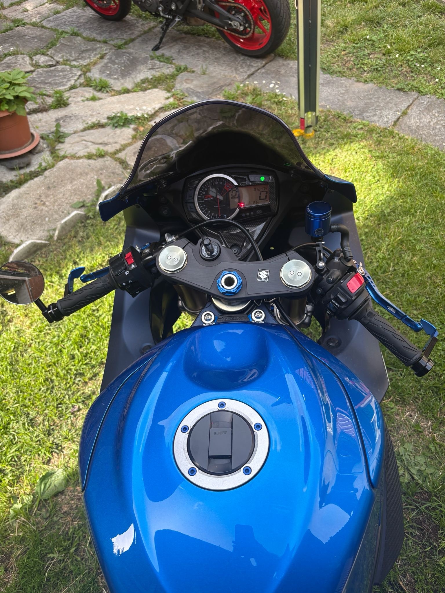 SUZUKI GSX-R 750 L1-image-4