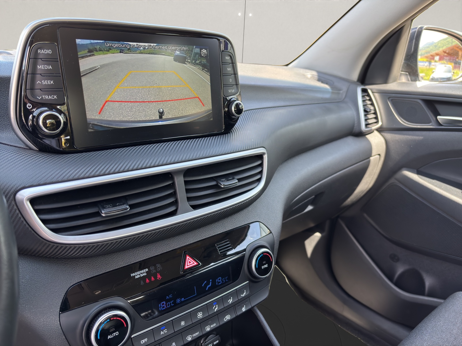 HYUNDAI Tucson 1.6 T-GDi Amplia 2WD-image-9