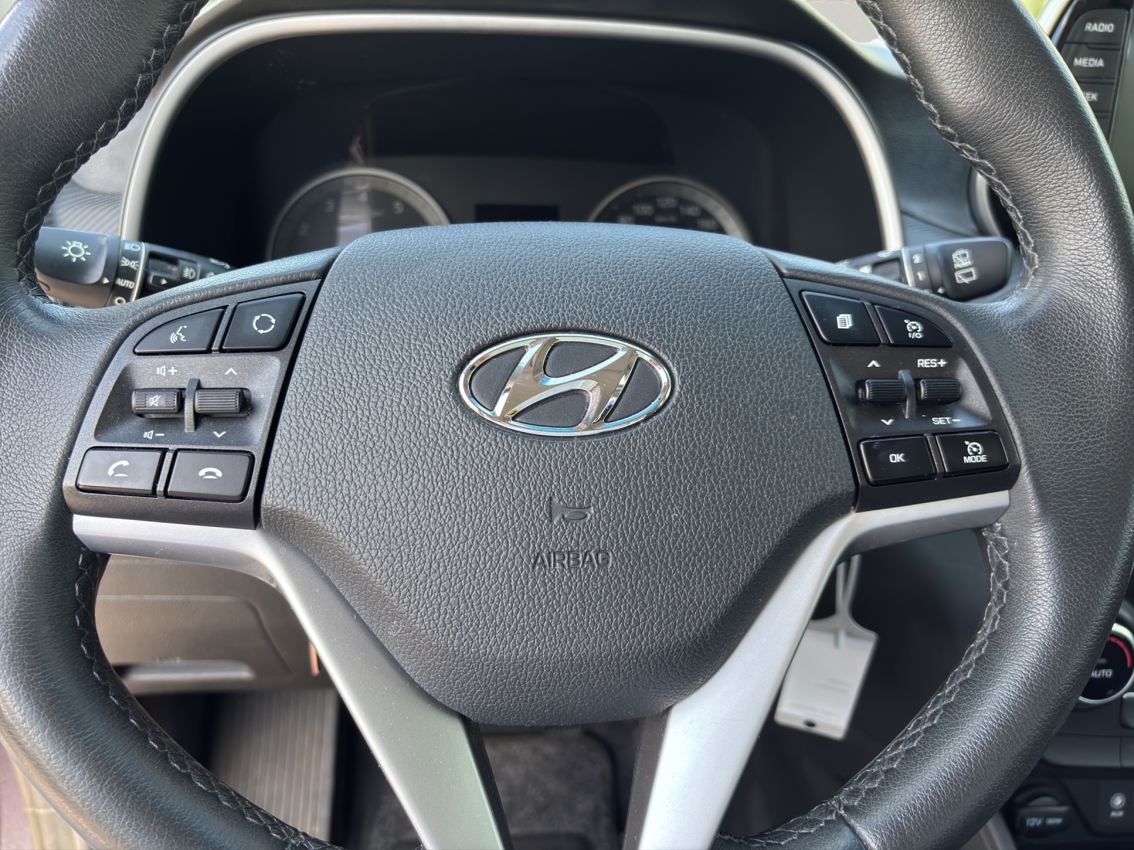 HYUNDAI Tucson 1.6 T-GDi Amplia 2WD-image-10