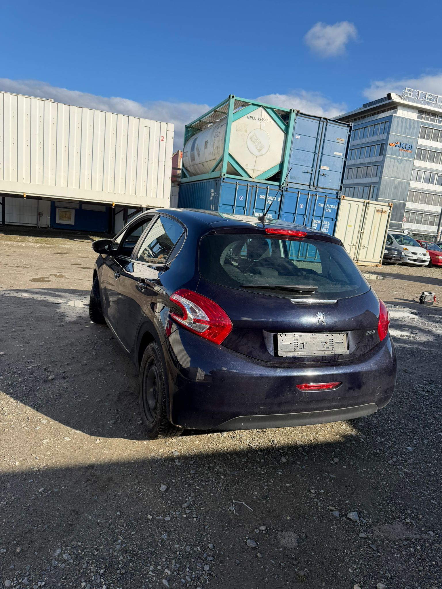 PEUGEOT 208 1.2 VTI Style-image-12