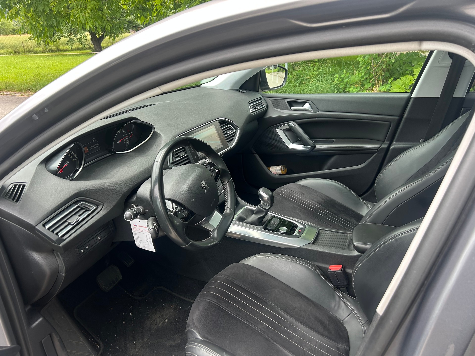 PEUGEOT 308 SW 2.0 BlueHDI Active Automatic-image-12