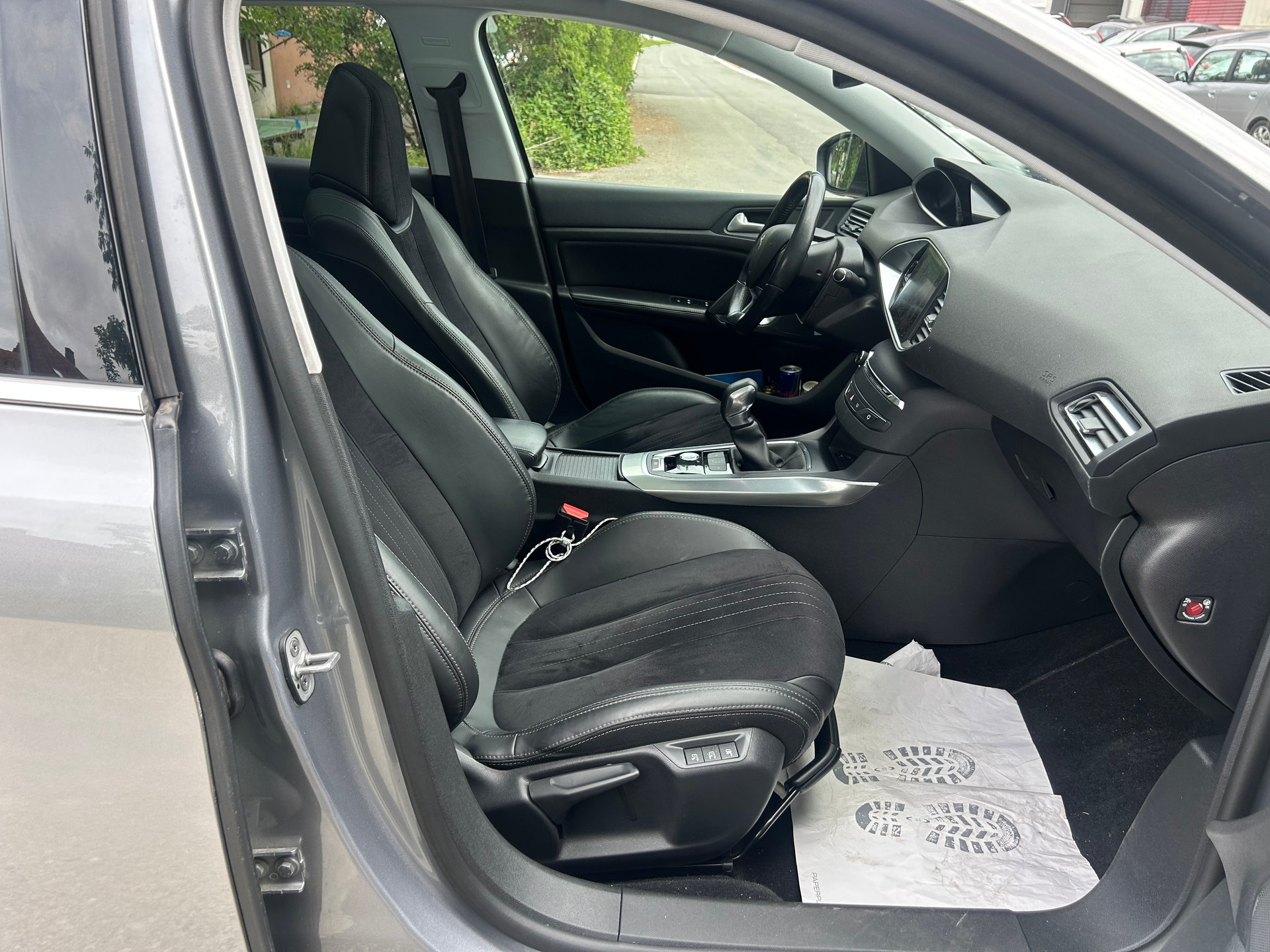 PEUGEOT 308 SW 2.0 BlueHDI Active Automatic-image-8