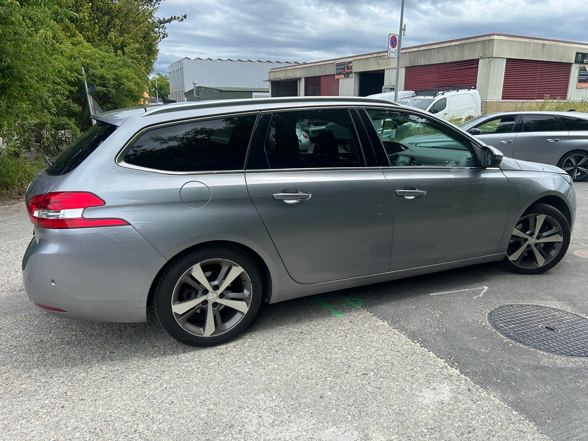PEUGEOT 308 SW 2.0 BlueHDI Active Automatic-image-5