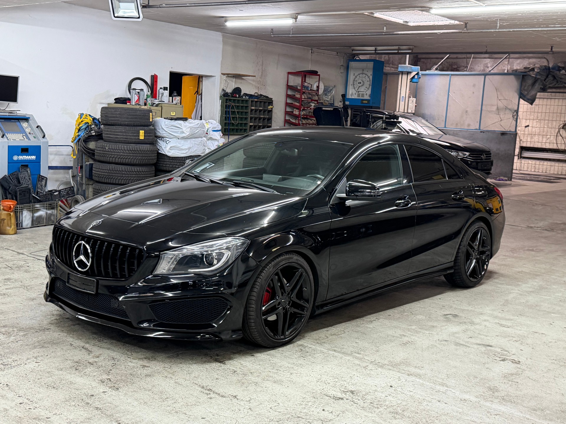 MERCEDES-BENZ CLA 180 AMG Line 7G-DCT-image-5
