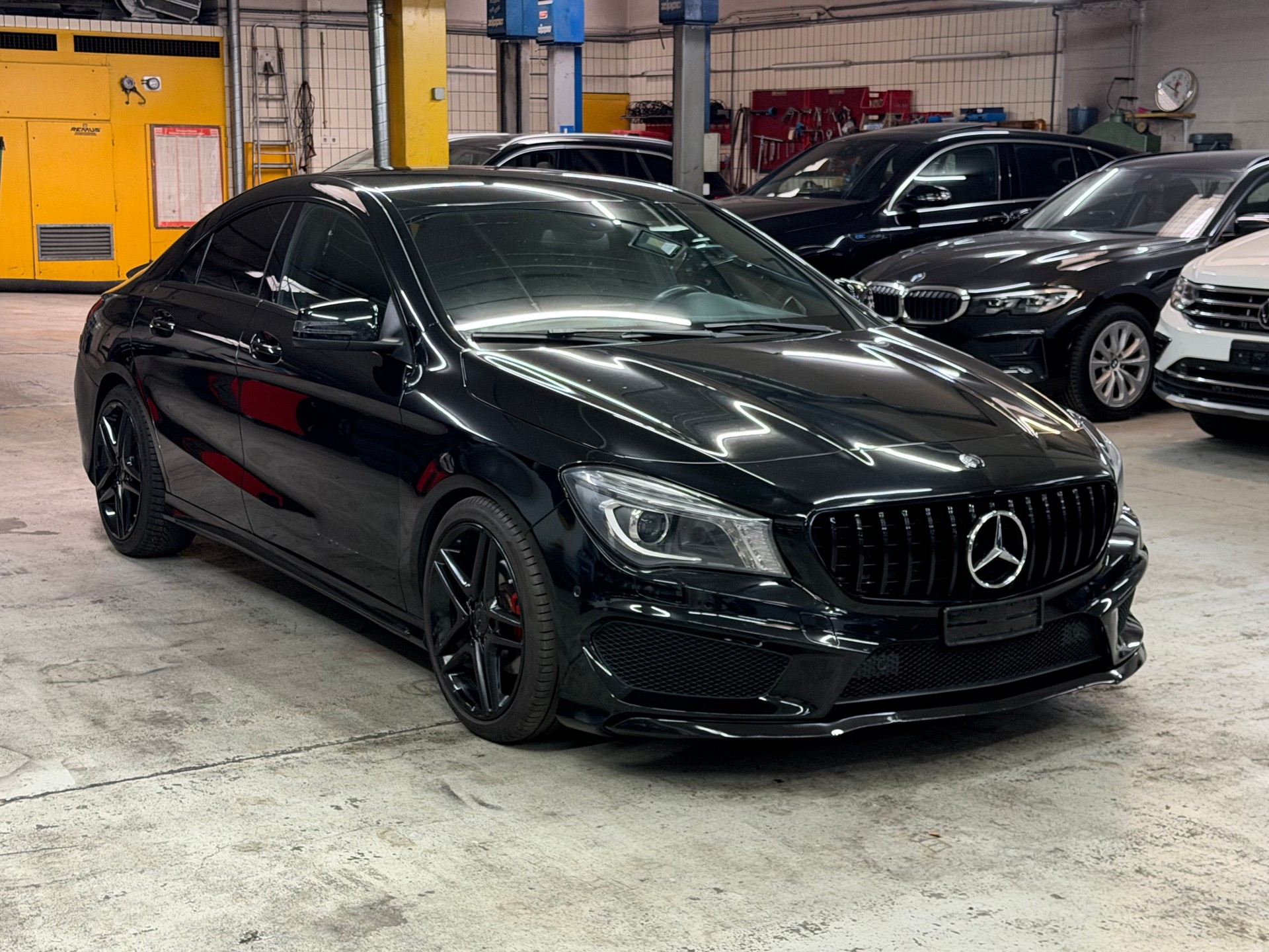 MERCEDES-BENZ CLA 180 AMG Line 7G-DCT