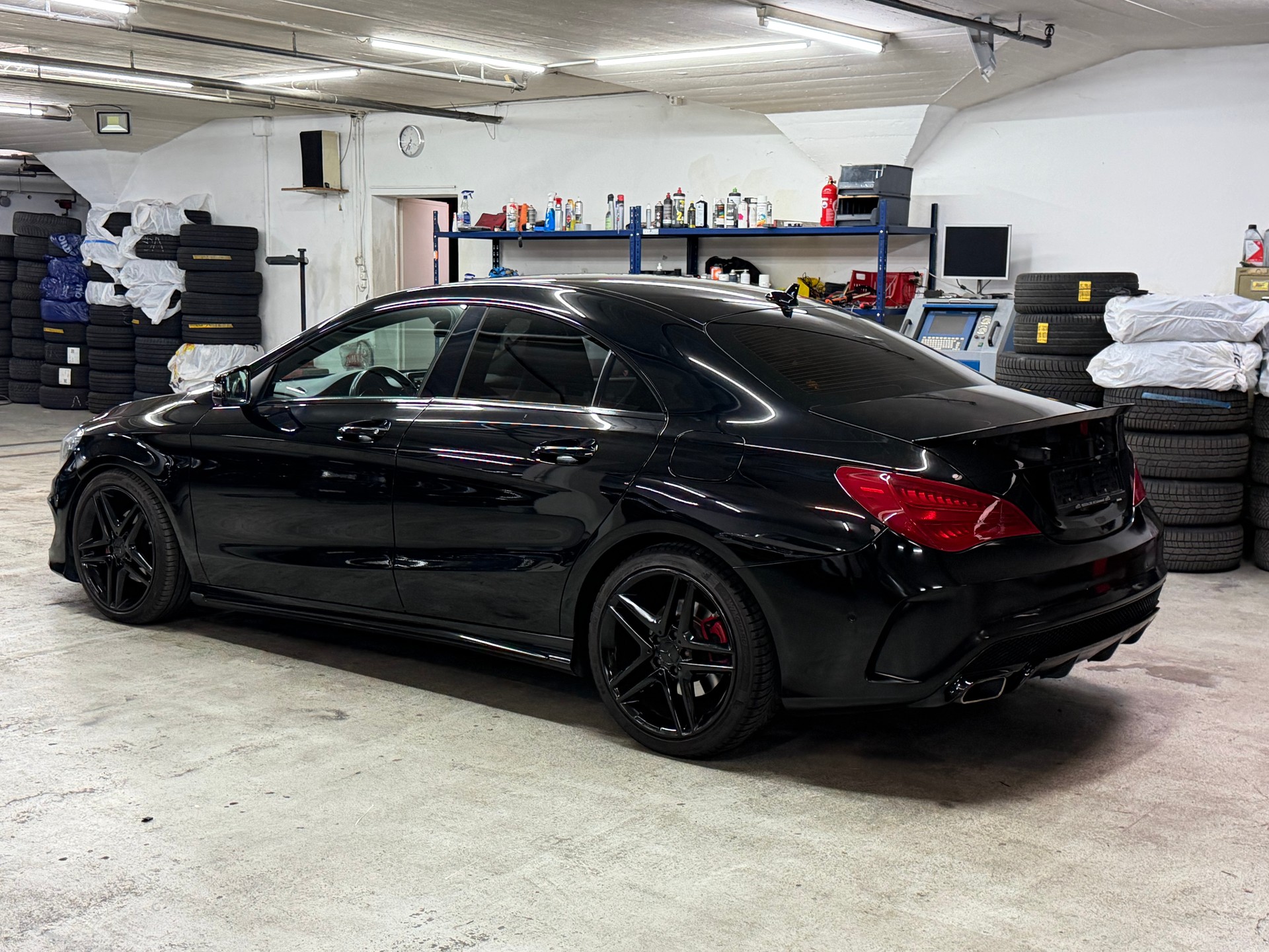 MERCEDES-BENZ CLA 180 AMG Line 7G-DCT-image-8