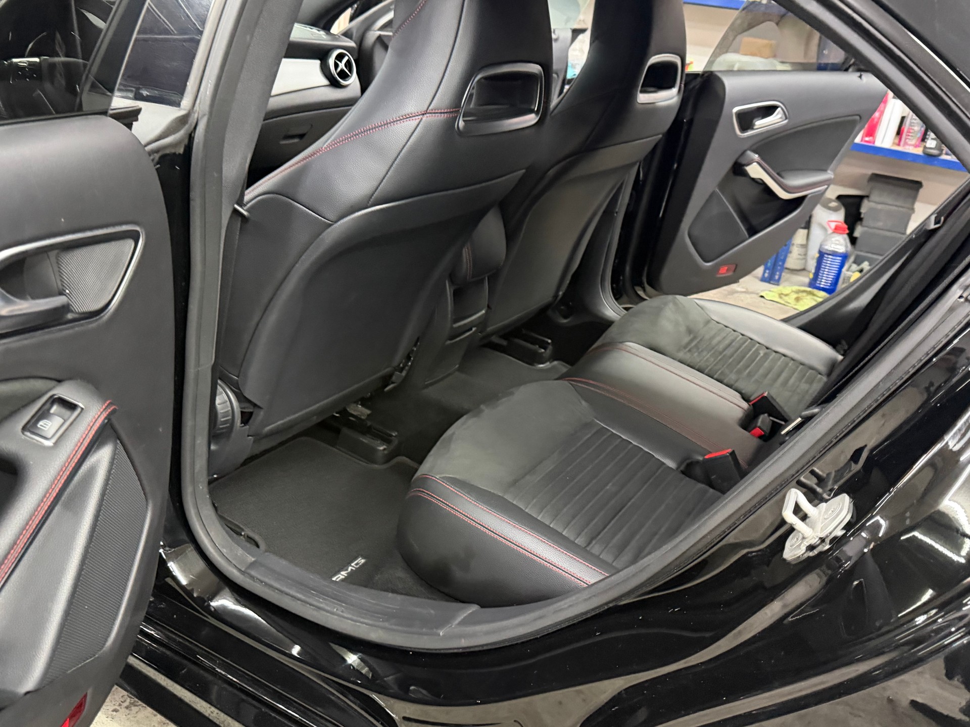 MERCEDES-BENZ CLA 180 AMG Line 7G-DCT-image-11
