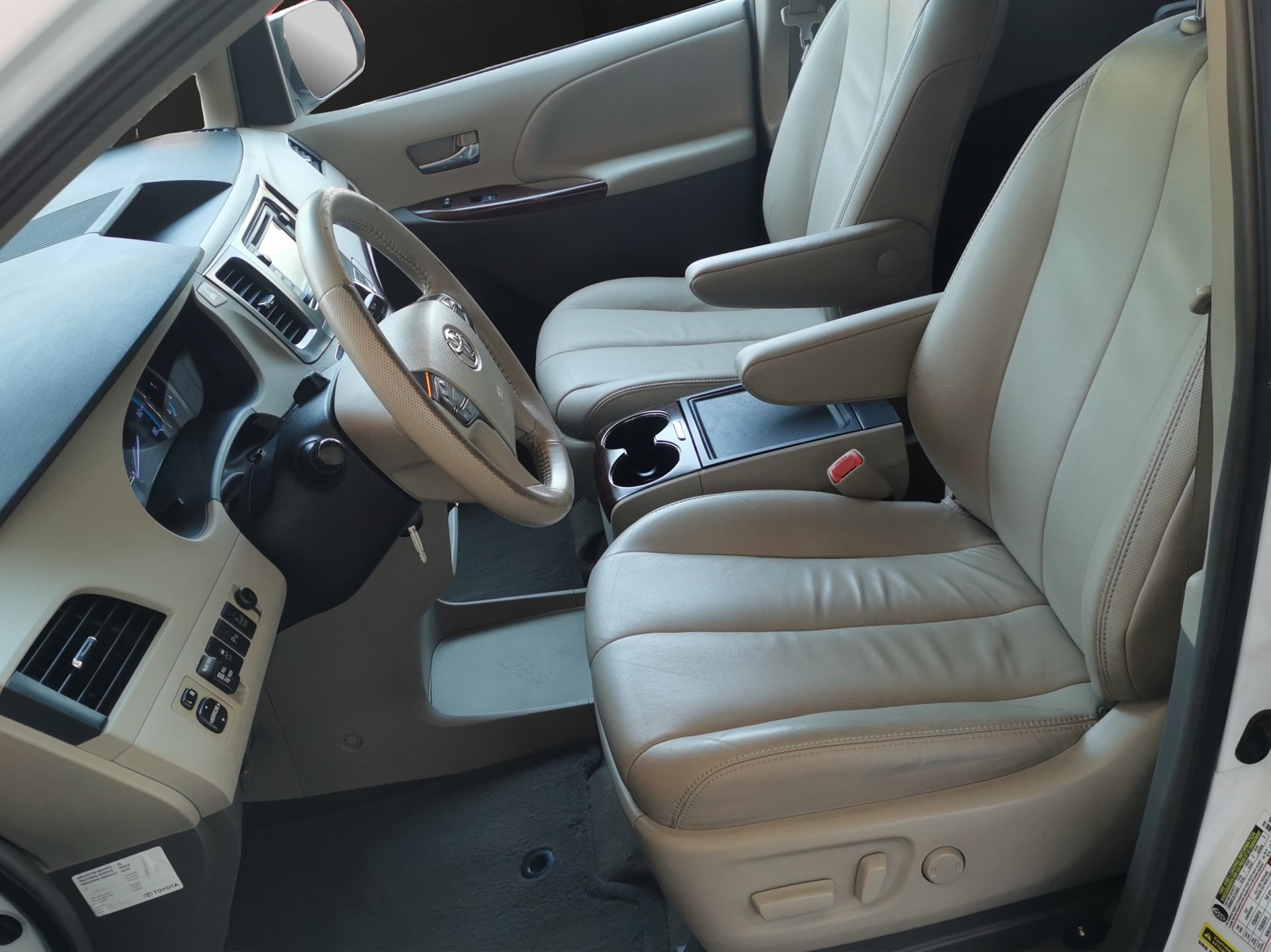 TOYOTA Sienna 3.5 A 4WD-image-12
