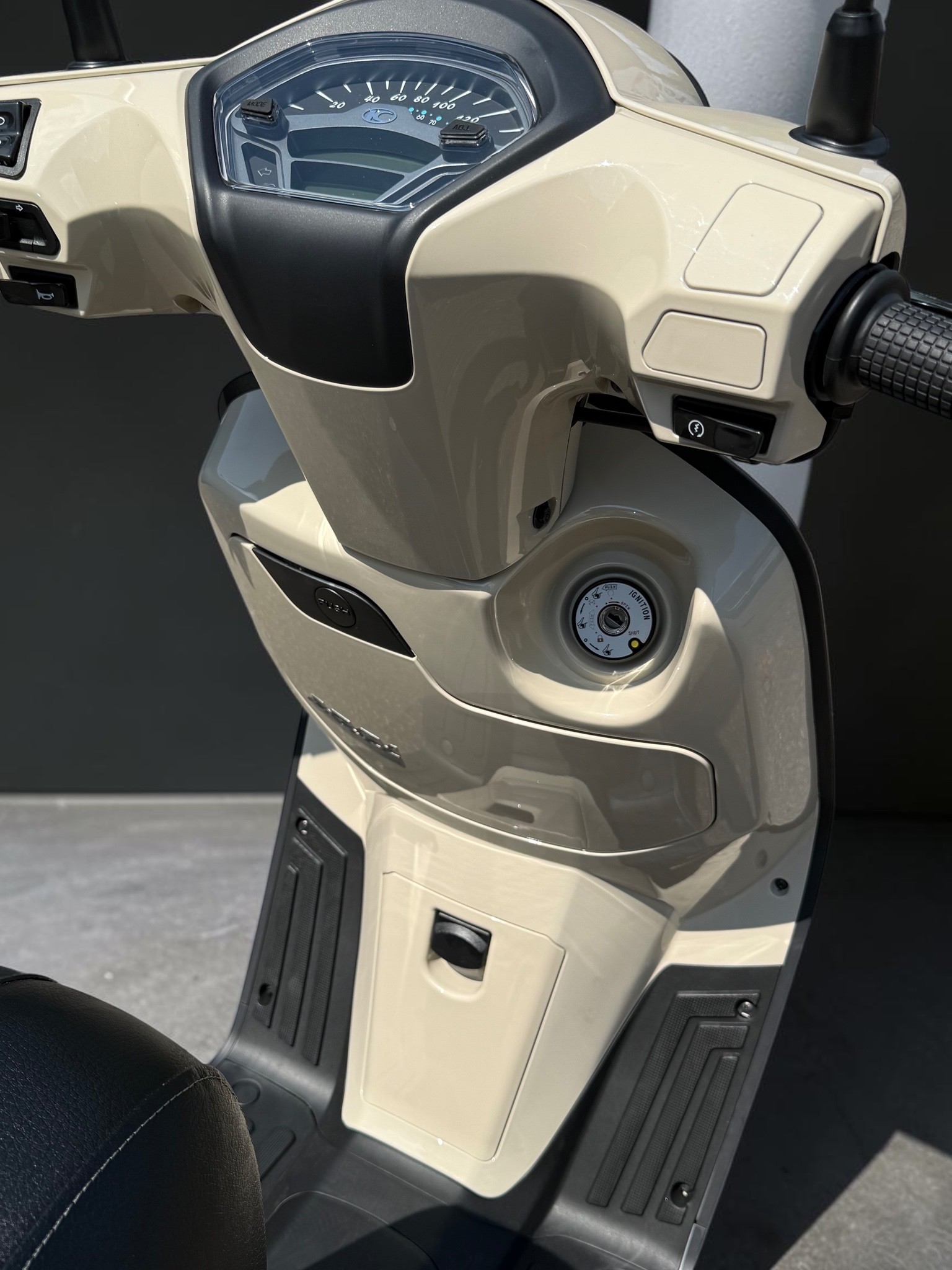 KYMCO Like 125i ABS Topcase & Noodoe-image-2