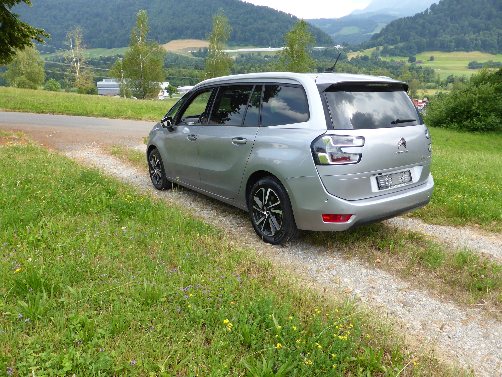 CITROEN Grand C4 Spacetourer 1.5 BlueHDi Shine EAT8 7 Plätze-image-3