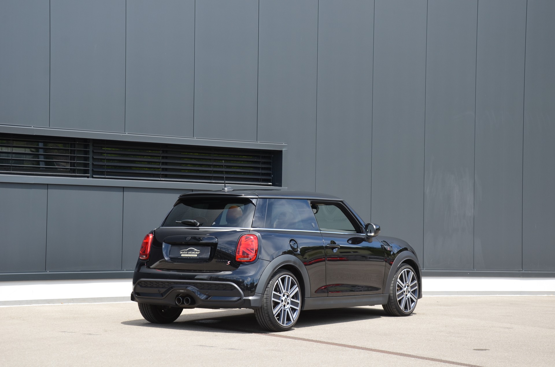 MINI Cooper S Trafalgar Edition Steptronic DKG-showroom-element-2