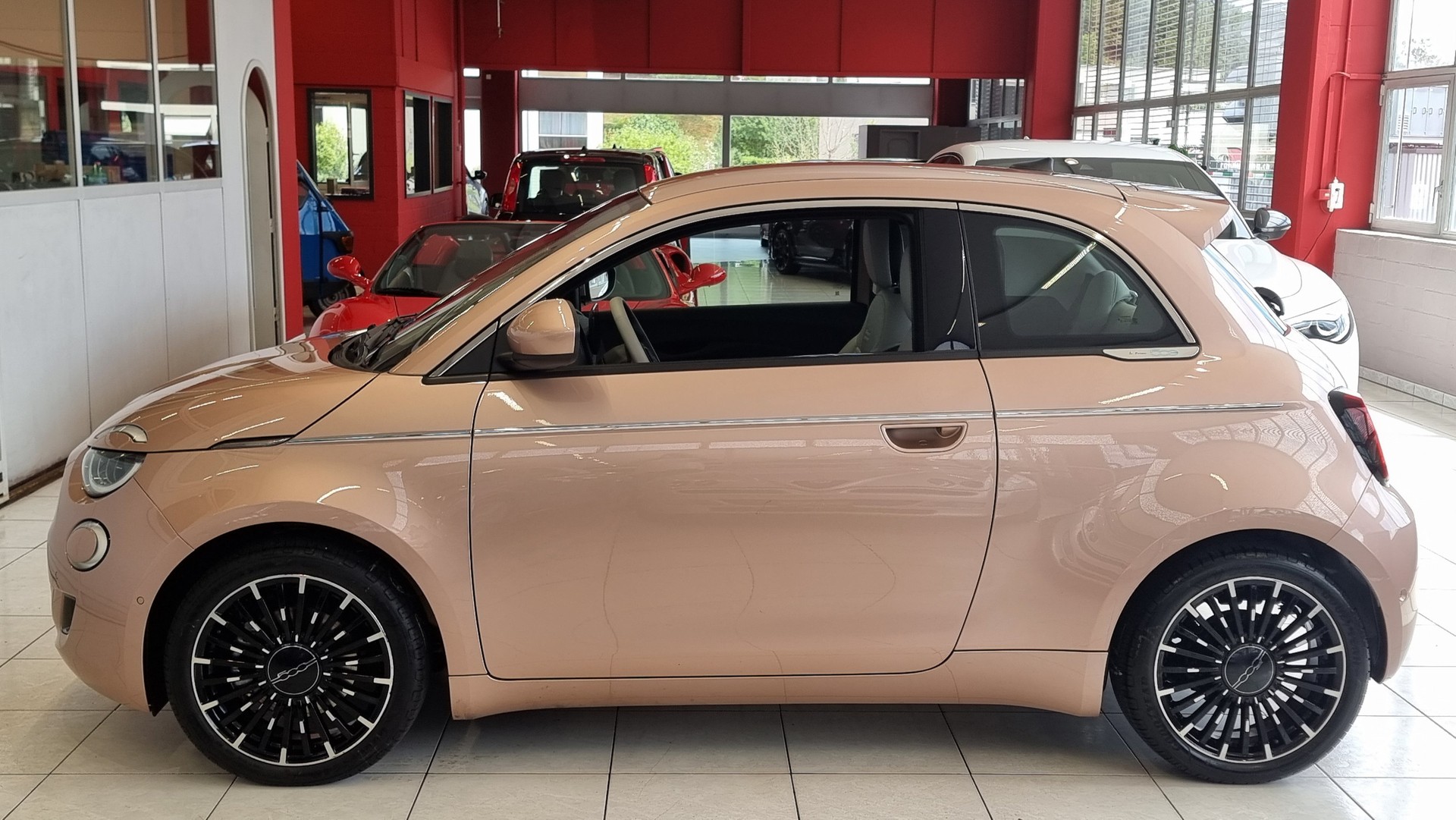 FIAT 500La Prima 3+1-showroom-element-2