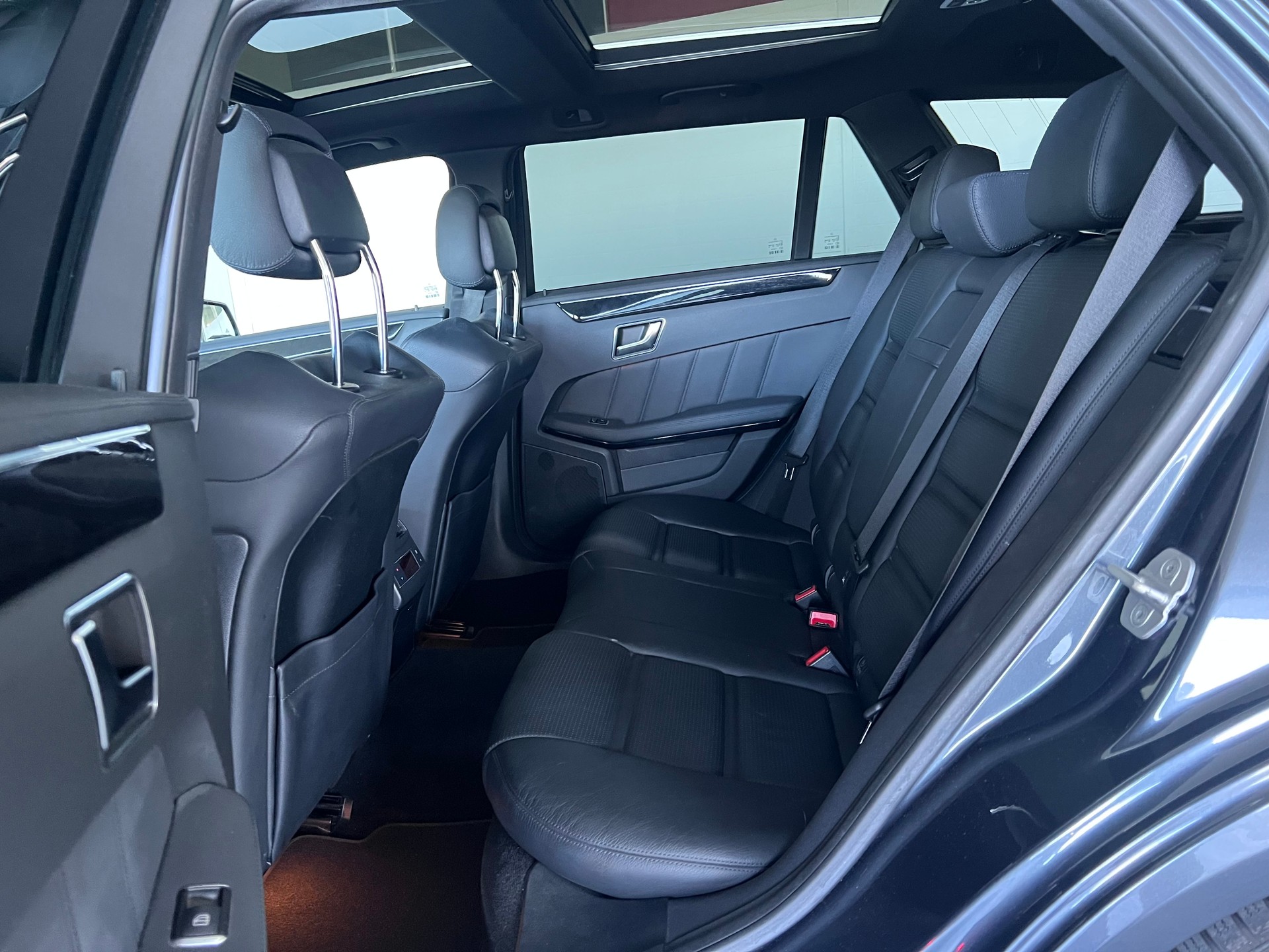 MERCEDES-BENZ E 63 CGI AMG 7G-Tronic-image-11