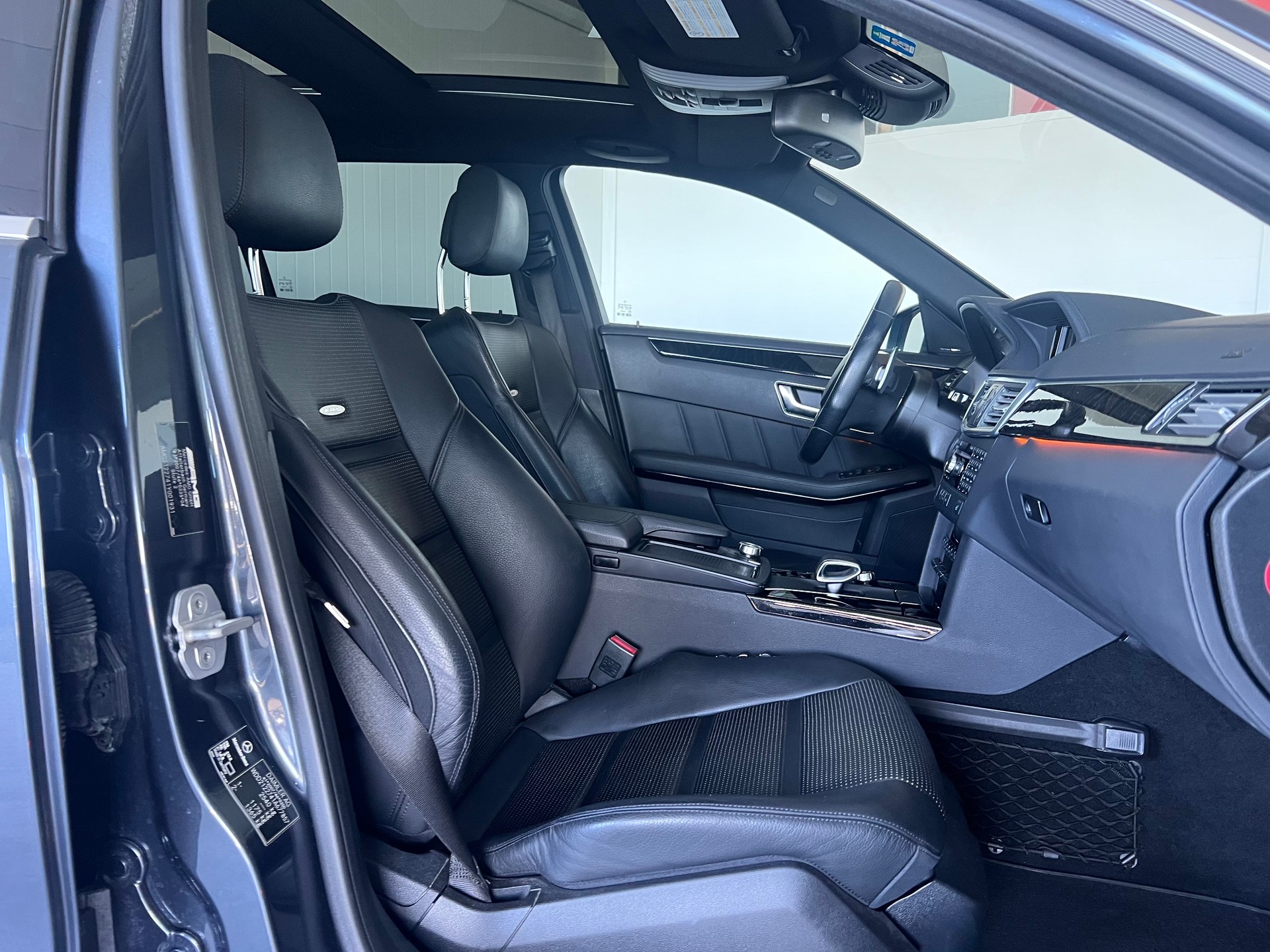 MERCEDES-BENZ E 63 CGI AMG 7G-Tronic-image-14