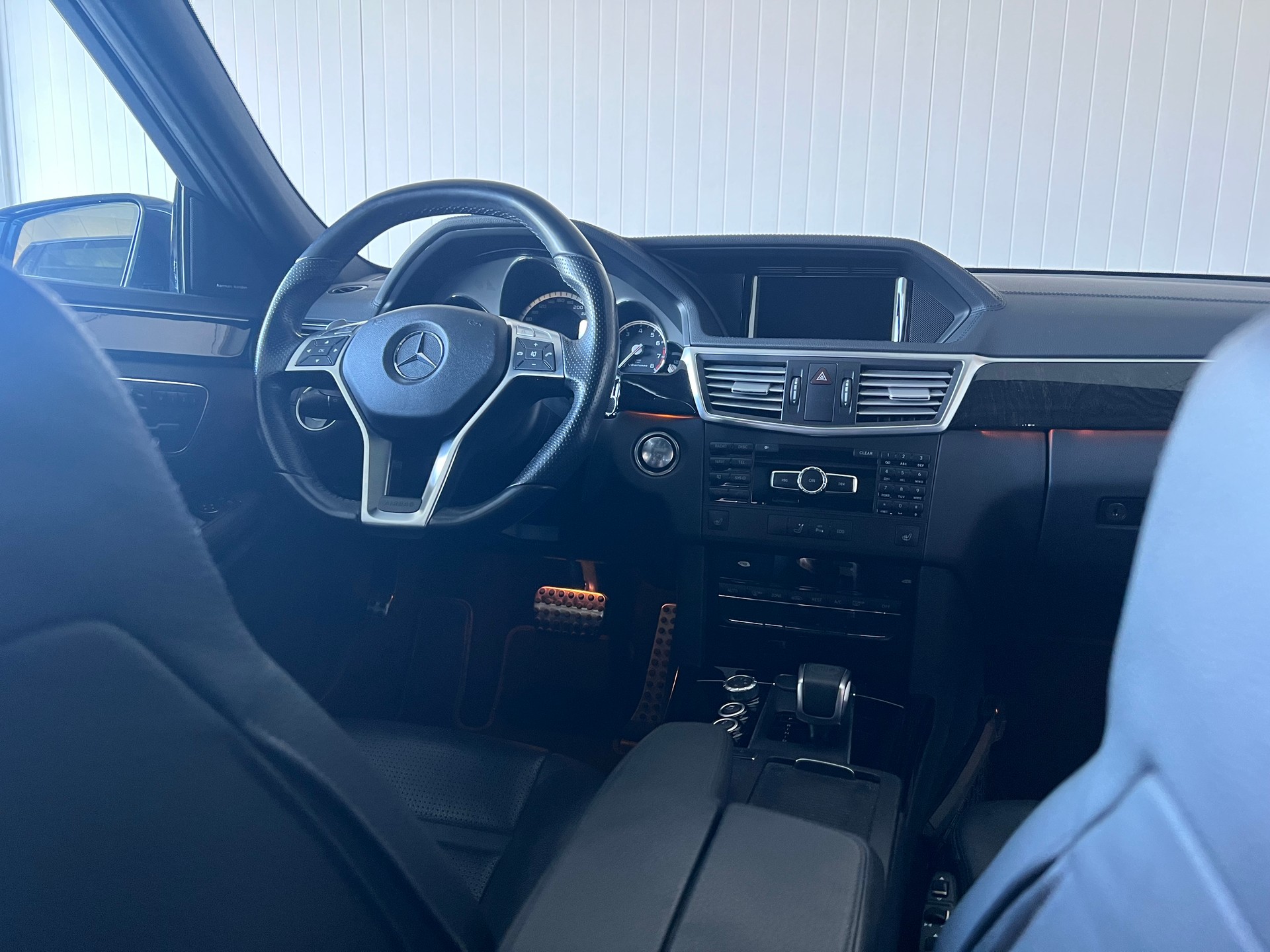 MERCEDES-BENZ E 63 CGI AMG 7G-Tronic-image-17