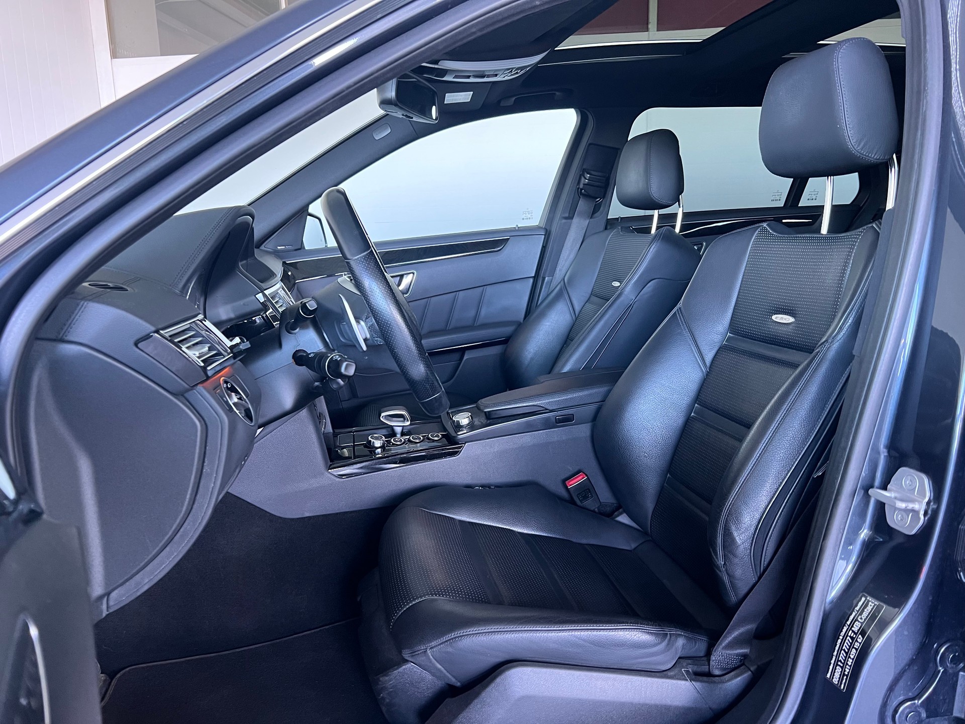 MERCEDES-BENZ E 63 CGI AMG 7G-Tronic-image-10