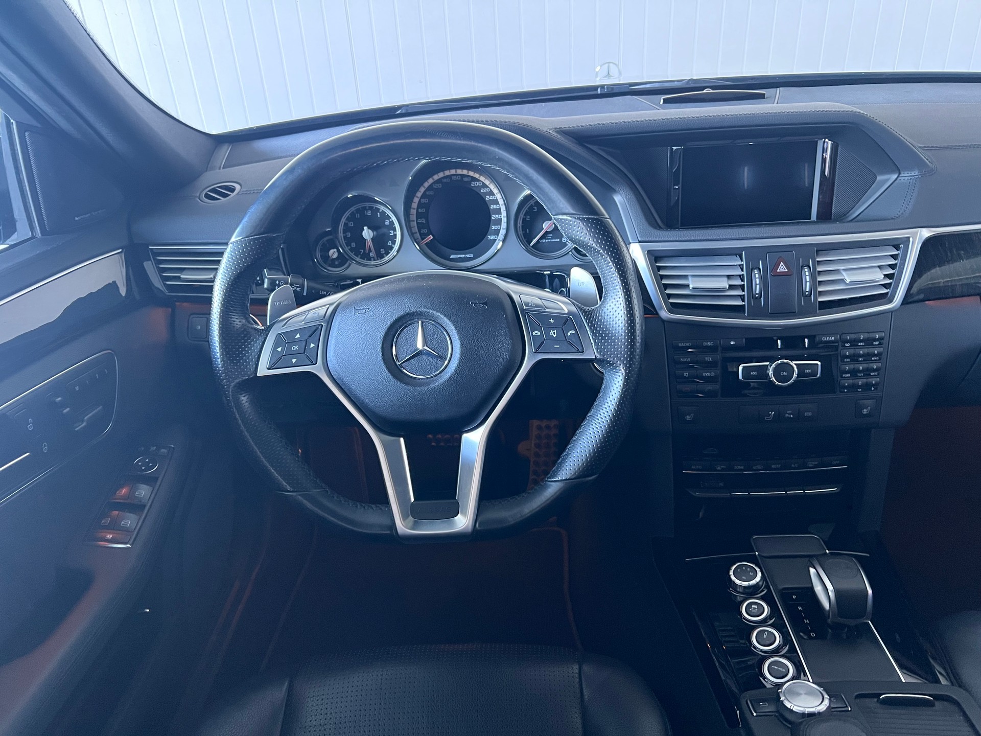 MERCEDES-BENZ E 63 CGI AMG 7G-Tronic-image-18
