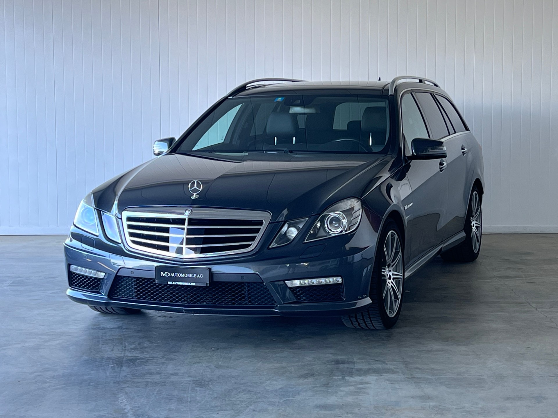 MERCEDES-BENZ E 63 CGI AMG 7G-Tronic-image-4