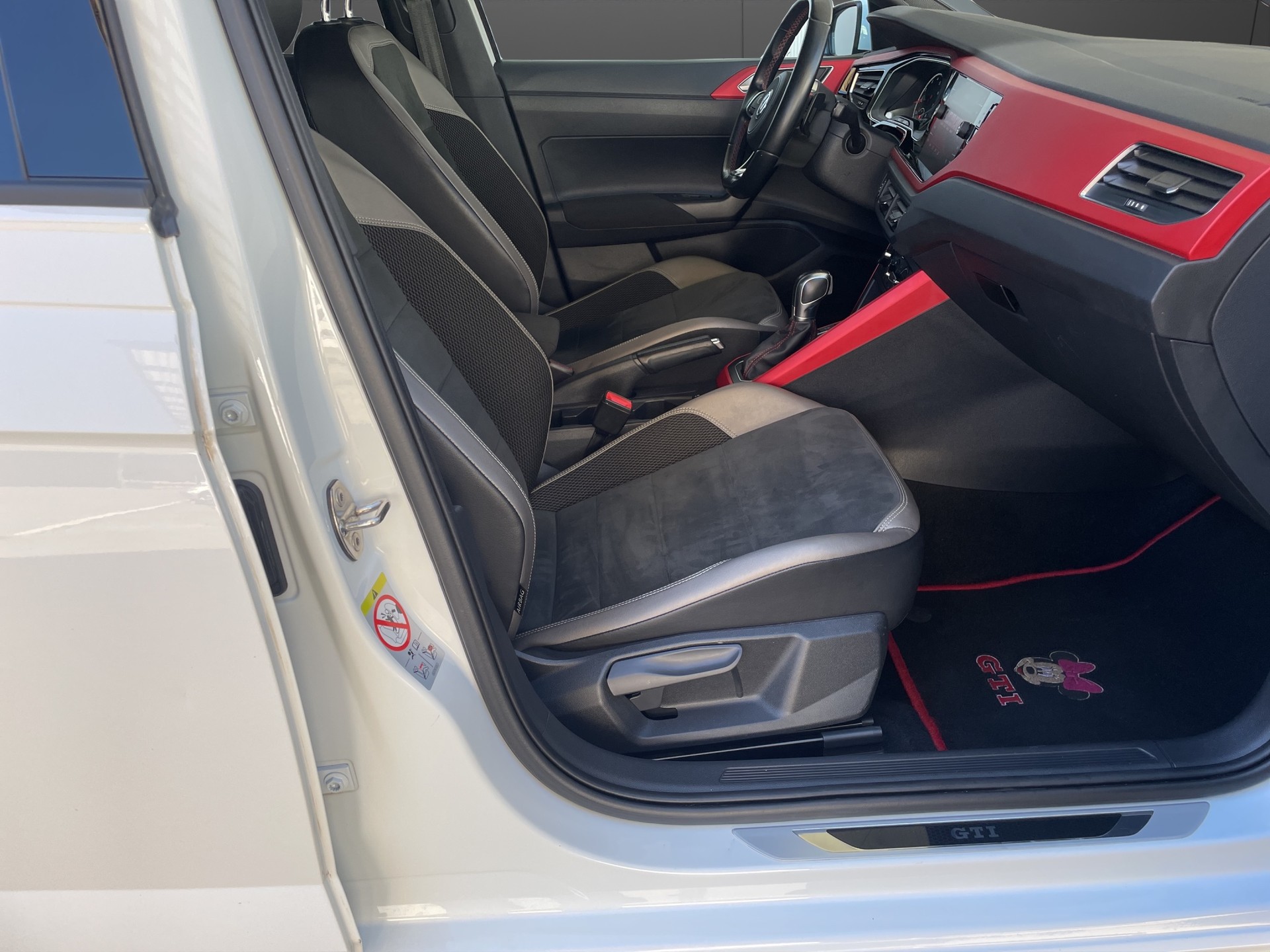 VW Polo 2.0 TSI GTI DSG-image-14